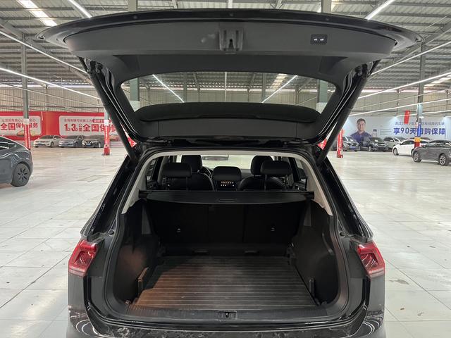 Volkswagen Tiguan L 2020 car image #14