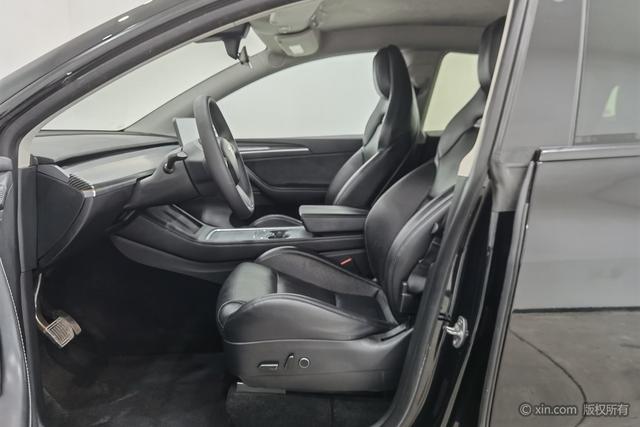 Tesla Model Y 2022 #14 Tesla Model Y 2022 car image #14