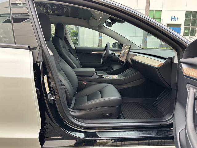 Tesla Model 3 2022 car image #14