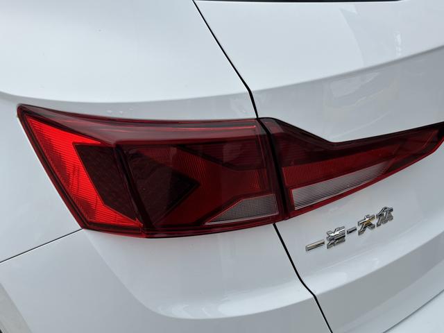 Jetta VS5 2021 car image #14