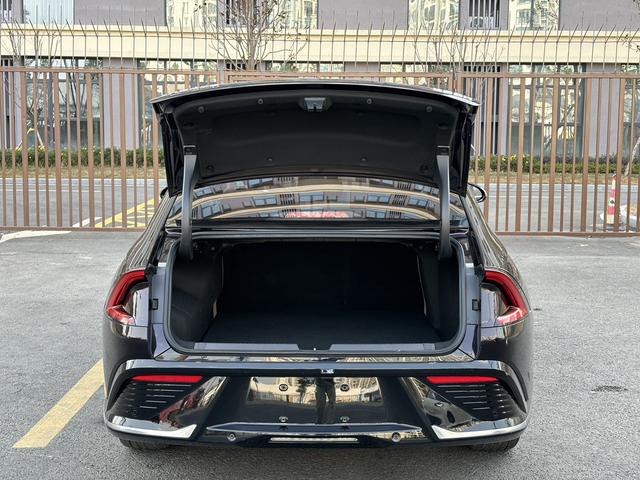 Wuling Starlight 2023 immagine di auto #14