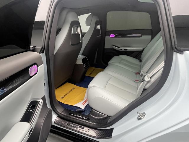 零跑汽车 零跑C01 2023 汽车图片 #14