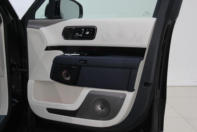 极氪 极氪9X 2026 汽车图片 #14