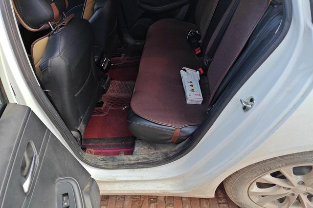 Roewe i5 2023 изображение автомобиля #14