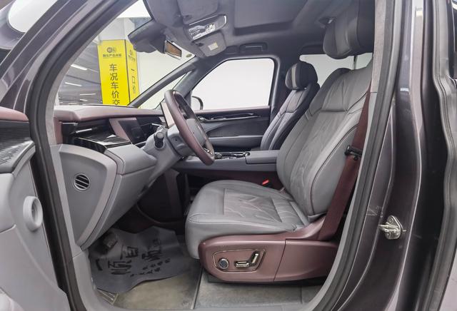 极氪 极氪009 2025 汽车图片 #14