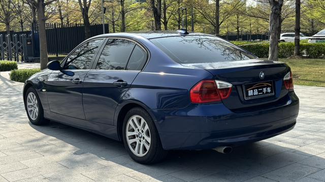 BMW 3 Series 2009 car image #14