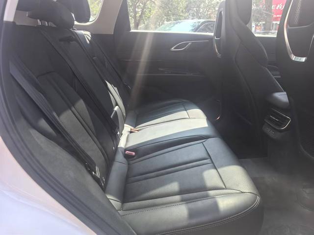 HongQi HS3 PHEV 2025 car image #14