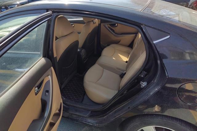 Hyundai Elantra MD 2012 immagine di auto #14