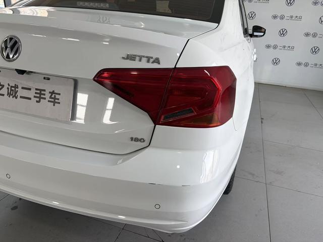 Volkswagen Jetta 2018 immagine di auto #14