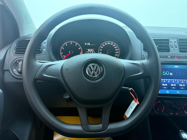 Volkswagen Polo 2017 car image #14