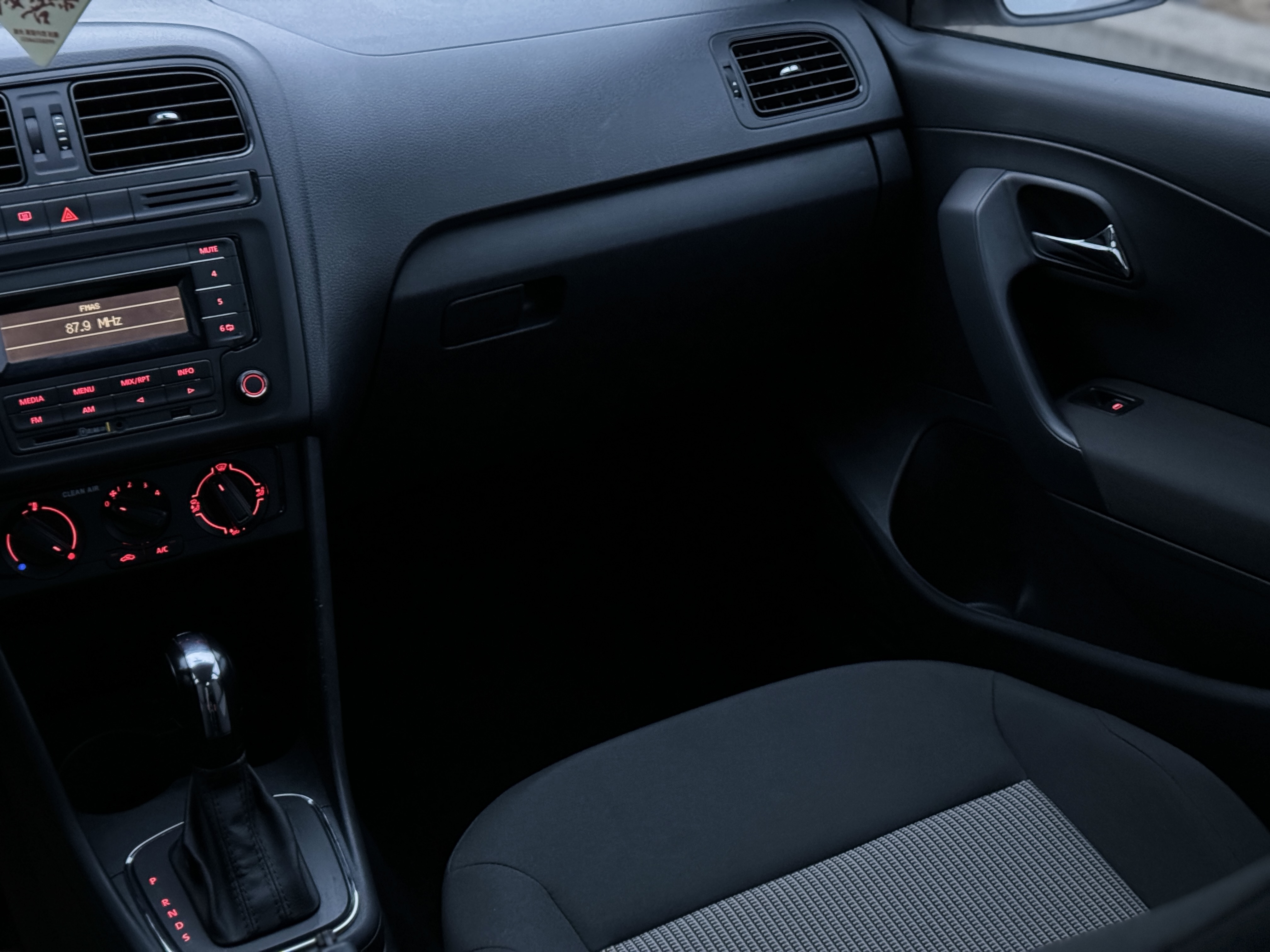 Volkswagen Polo 2016 #14 Volkswagen Polo 2016 car image #14