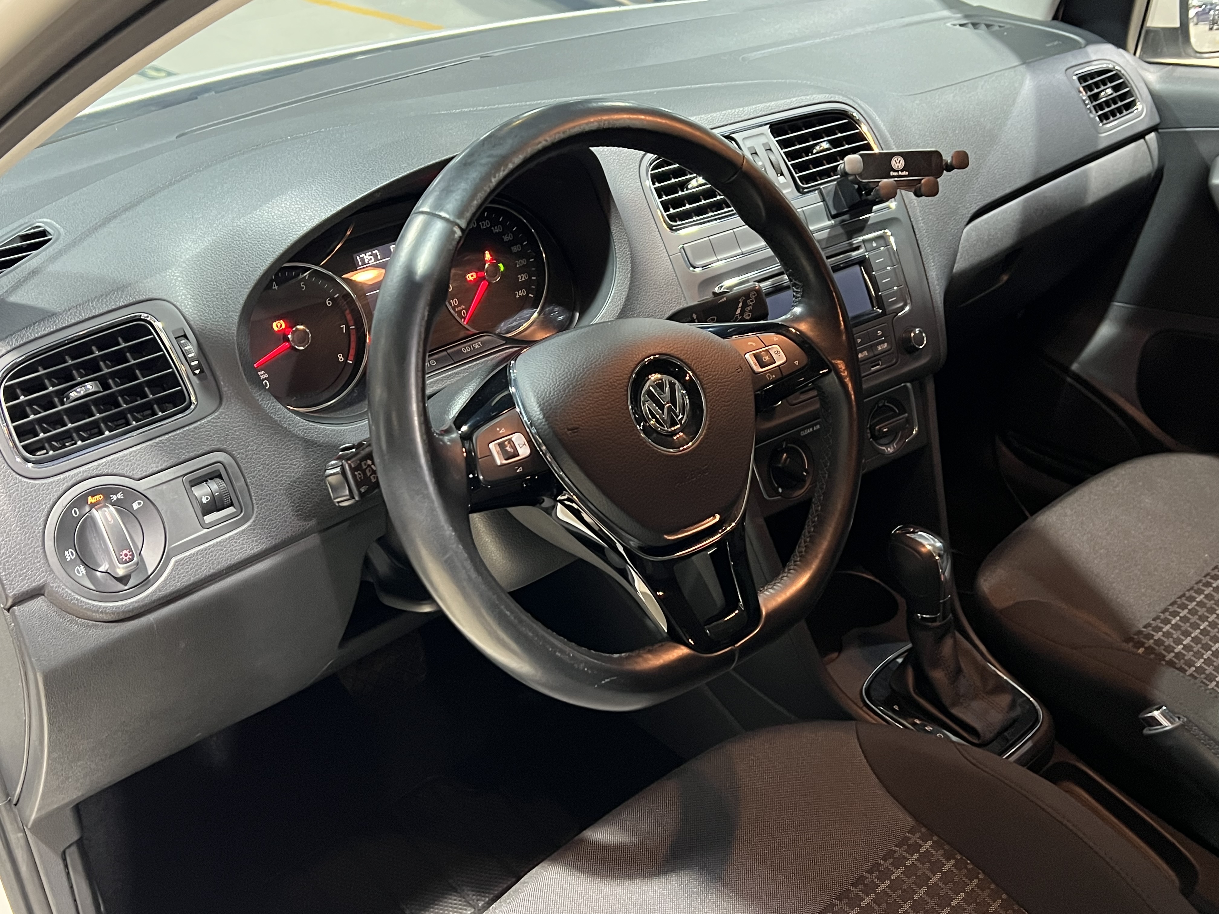 Volkswagen Polo 2016 immagine di auto #14