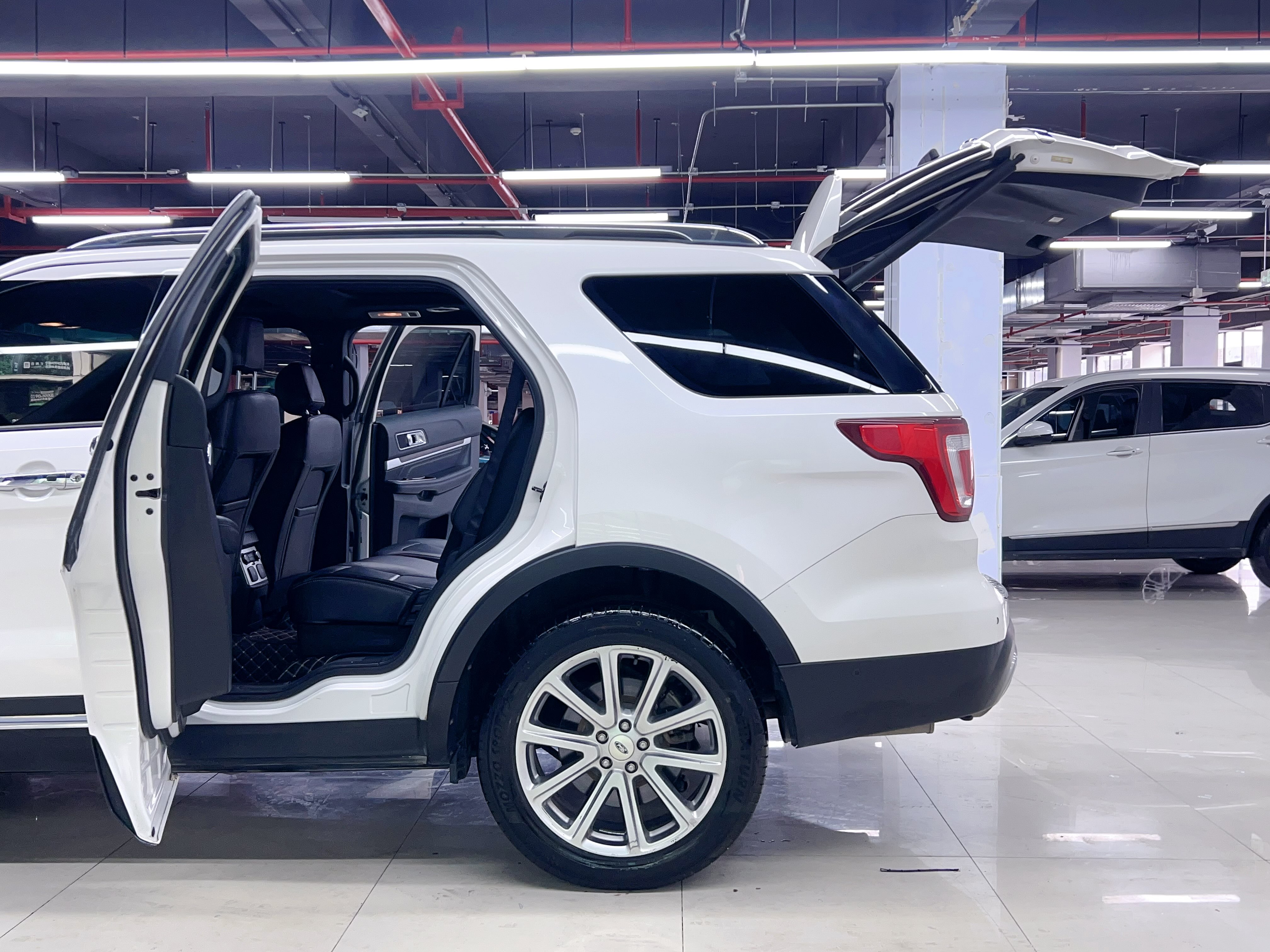 Ford Explorer (Imported) 2017 #14 Ford Explorer (Imported) 2017 صورة سيارة #14