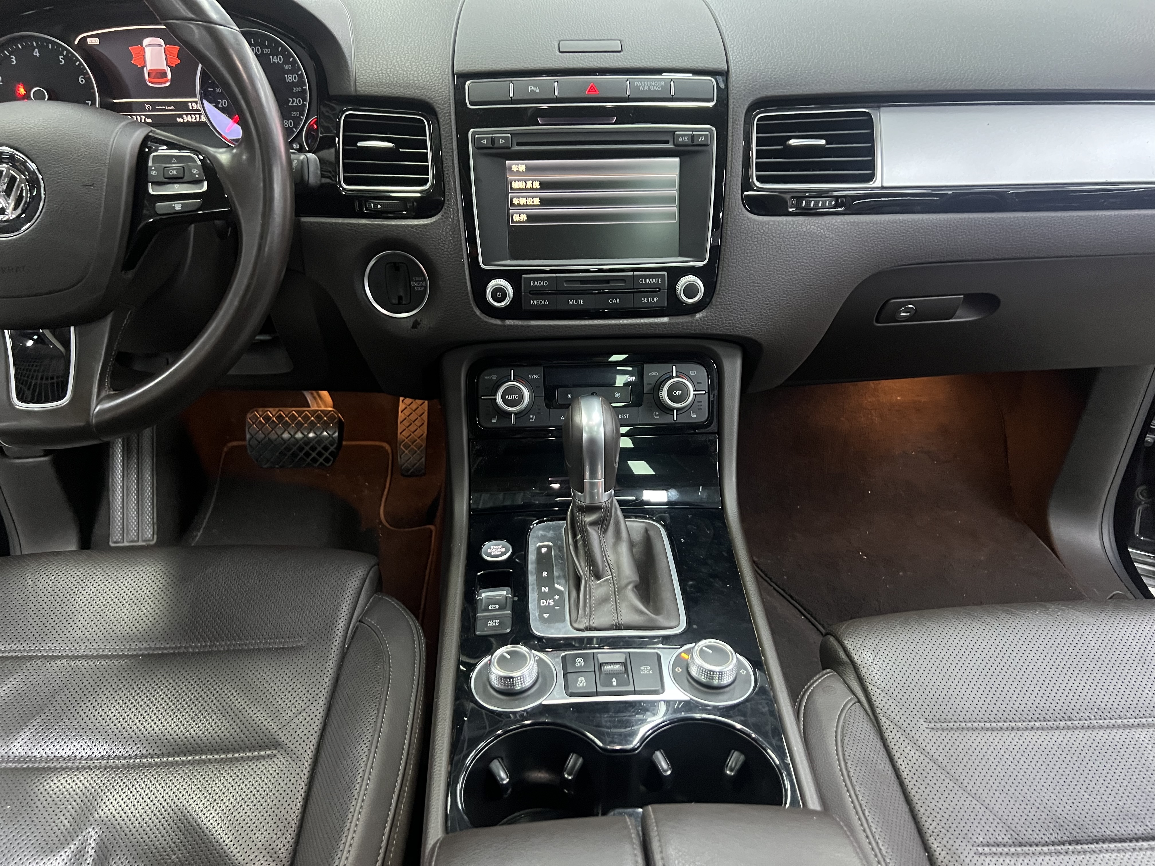Volkswagen Touareg 2016 car image #14