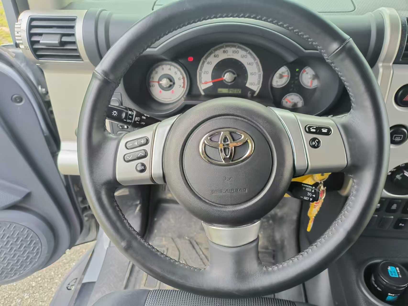 Toyota FJ Cruiser 2018 #14 Toyota FJ Cruiser 2018 car image #14