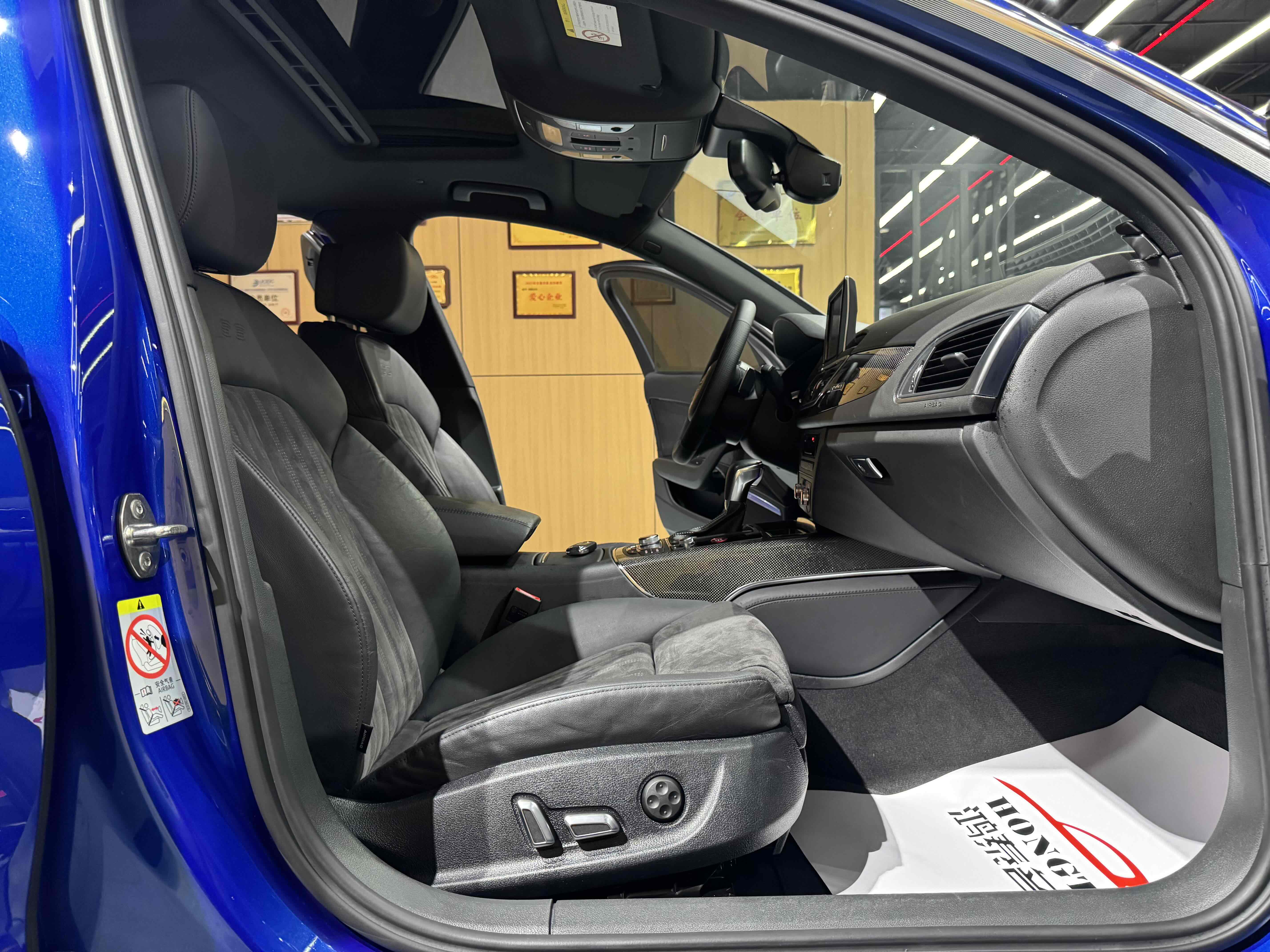 Audi S6 2018 car image #14