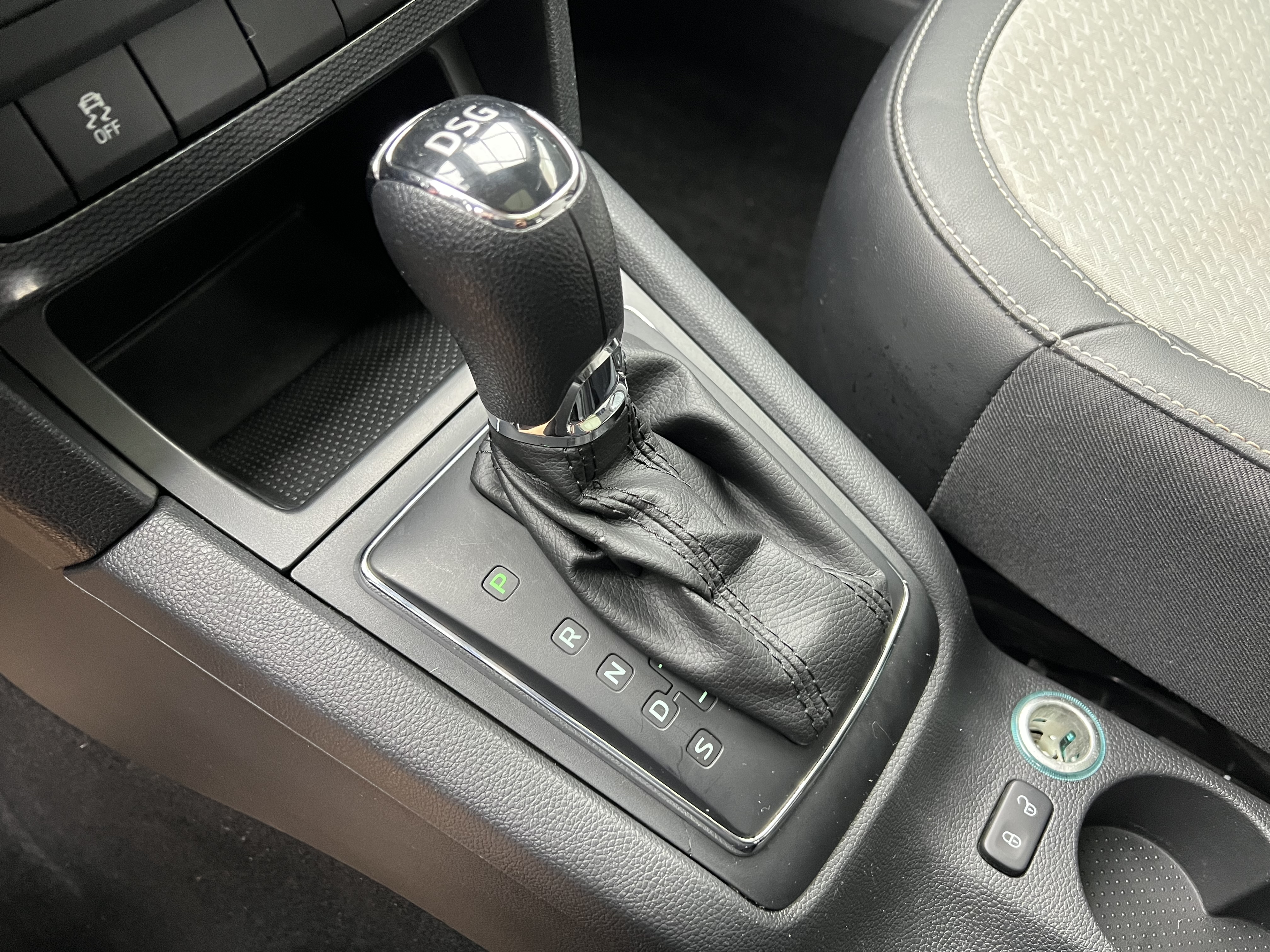 Skoda Yeti 2018 imagen de coche #14