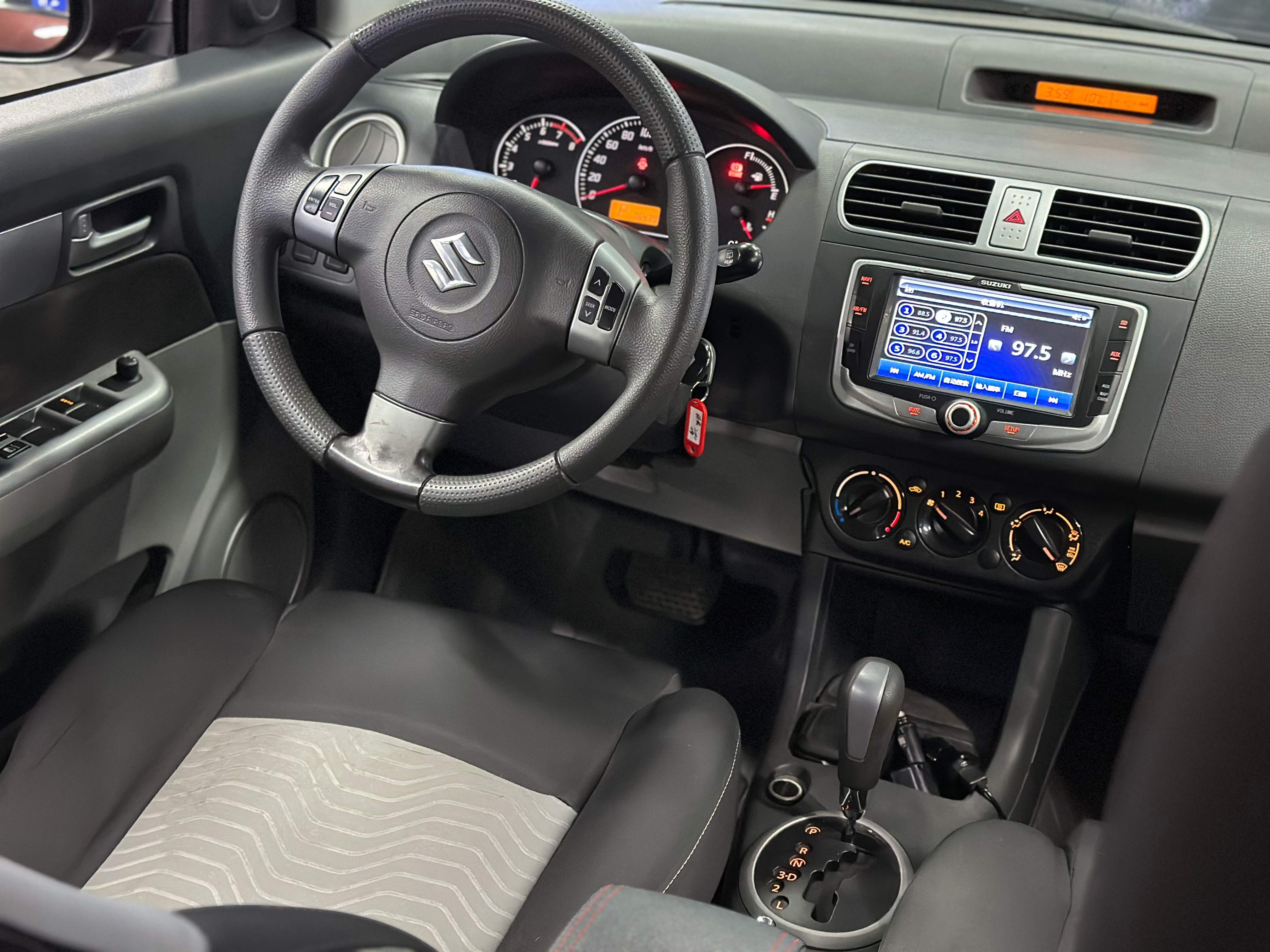 铃木 雨燕 2014 汽车图片 #14