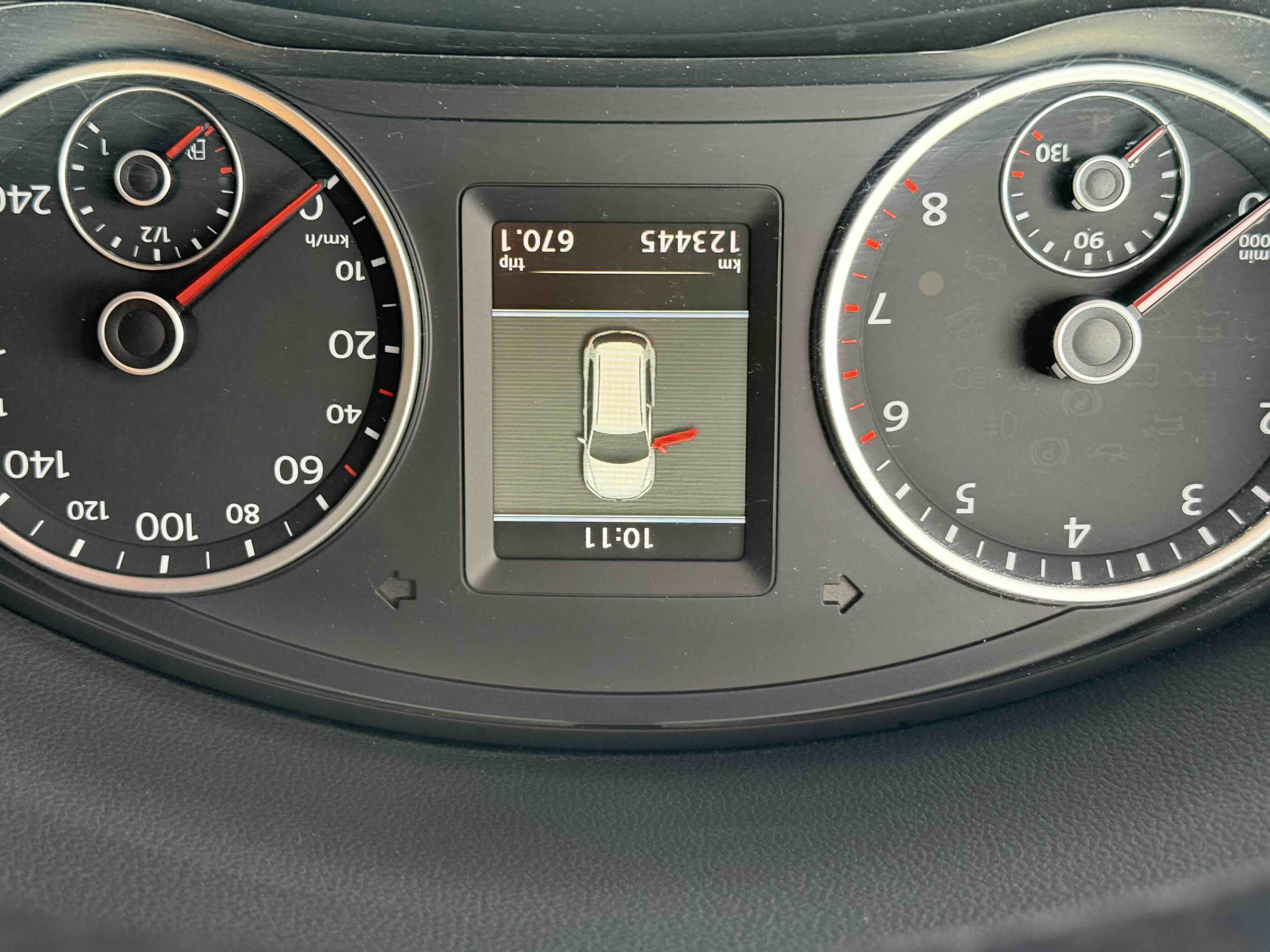 Volkswagen Tiguan 2014 car image #14