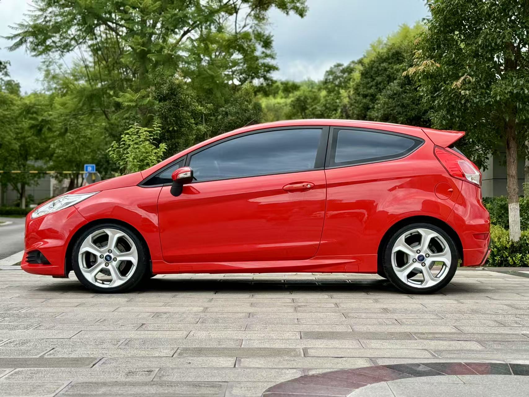 Ford Fiesta (Imported) 2015 car image #14