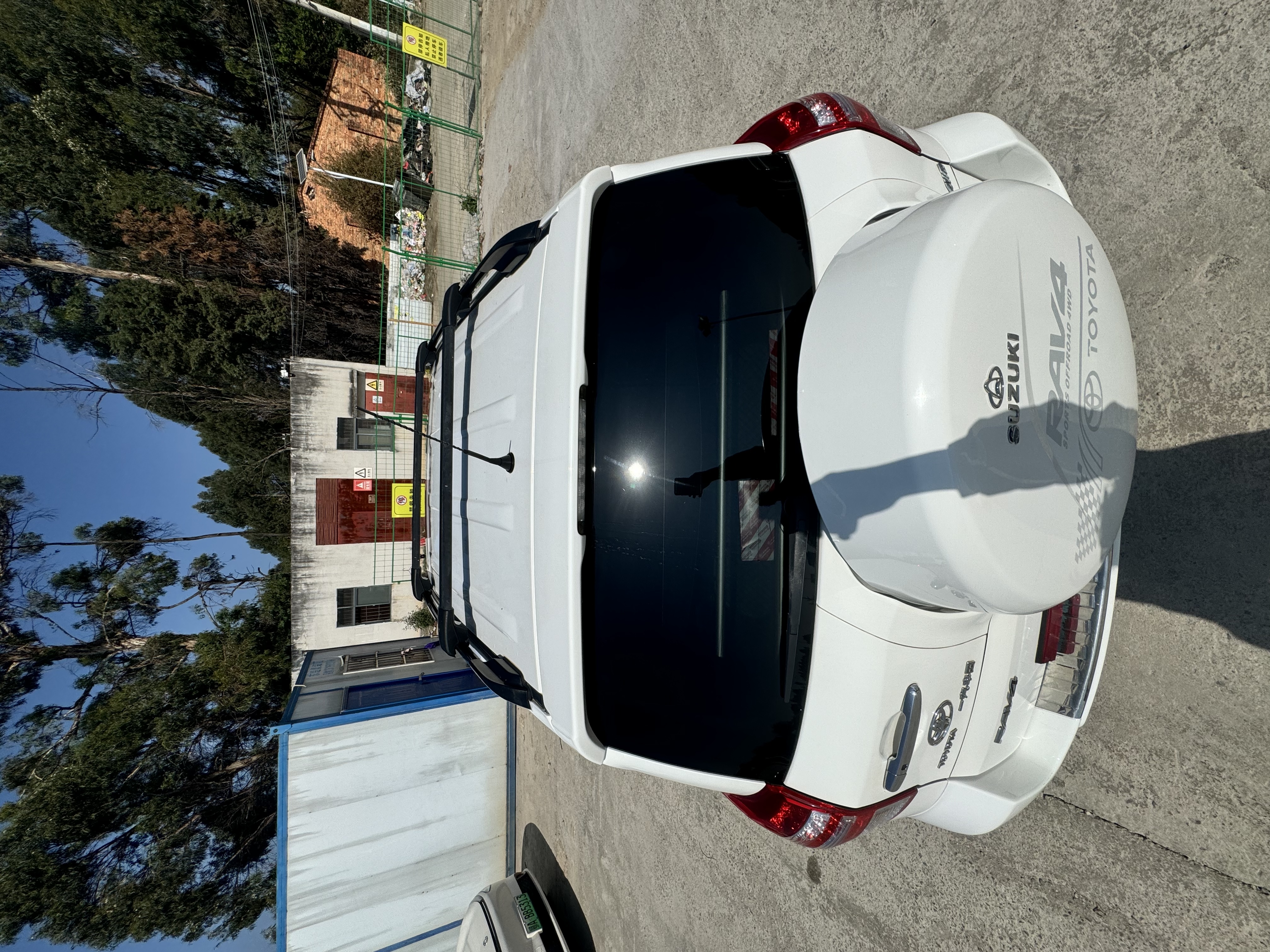 Toyota RAV4 2010 car image #14