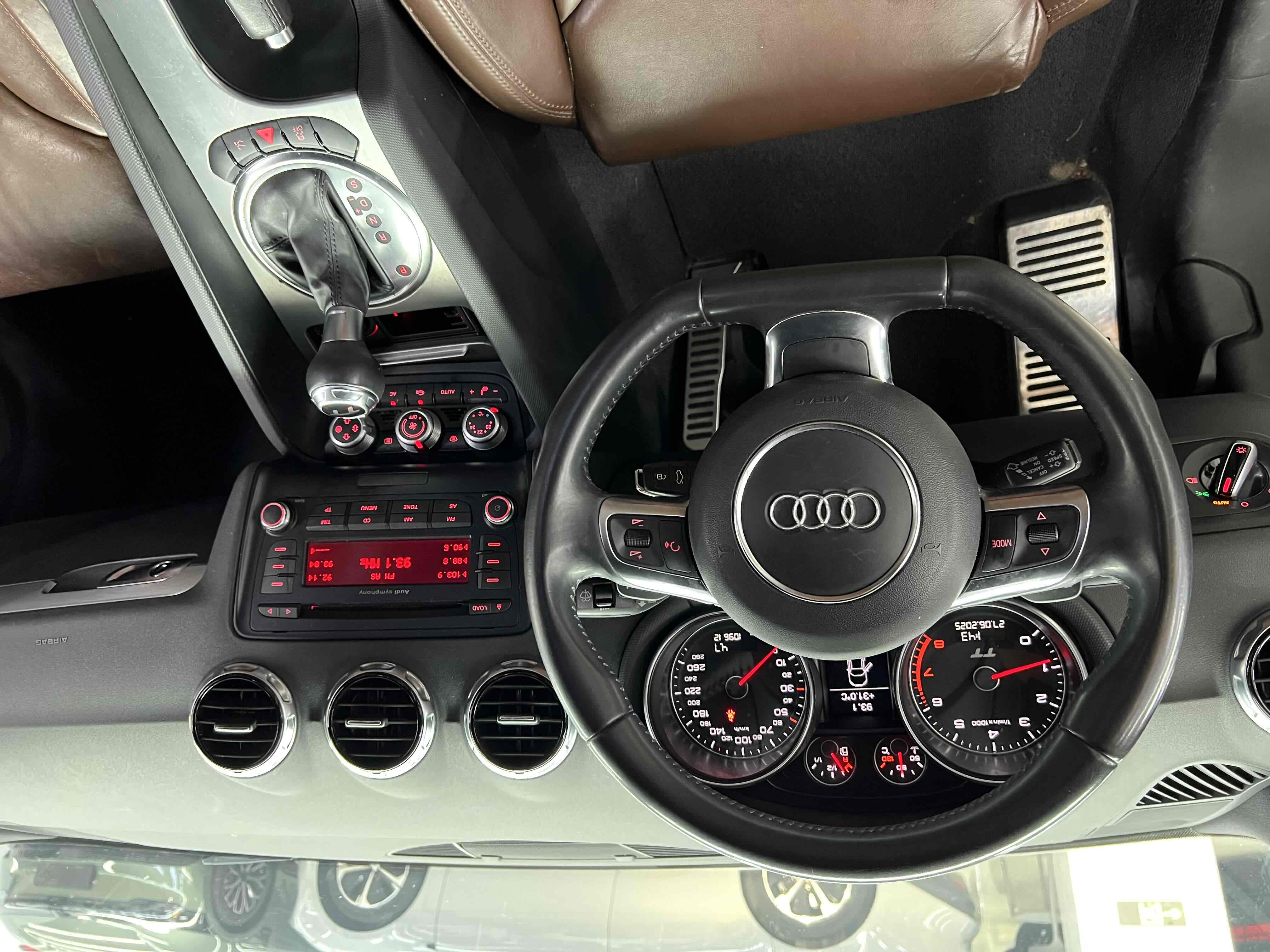 Audi TT 2012 #14 Audi TT 2012 car image #14