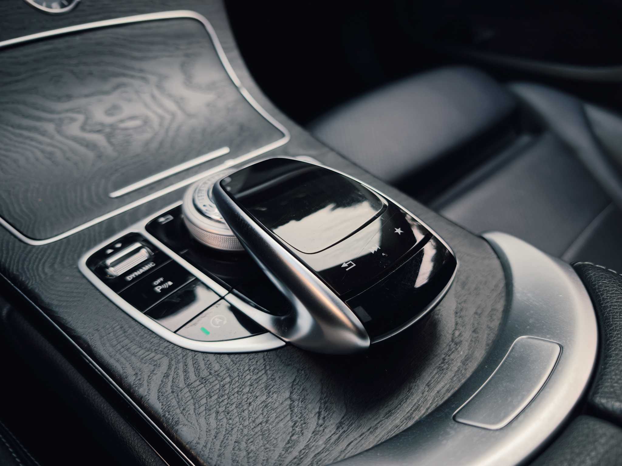 Mercedes-Benz C Class 2017 car image #14