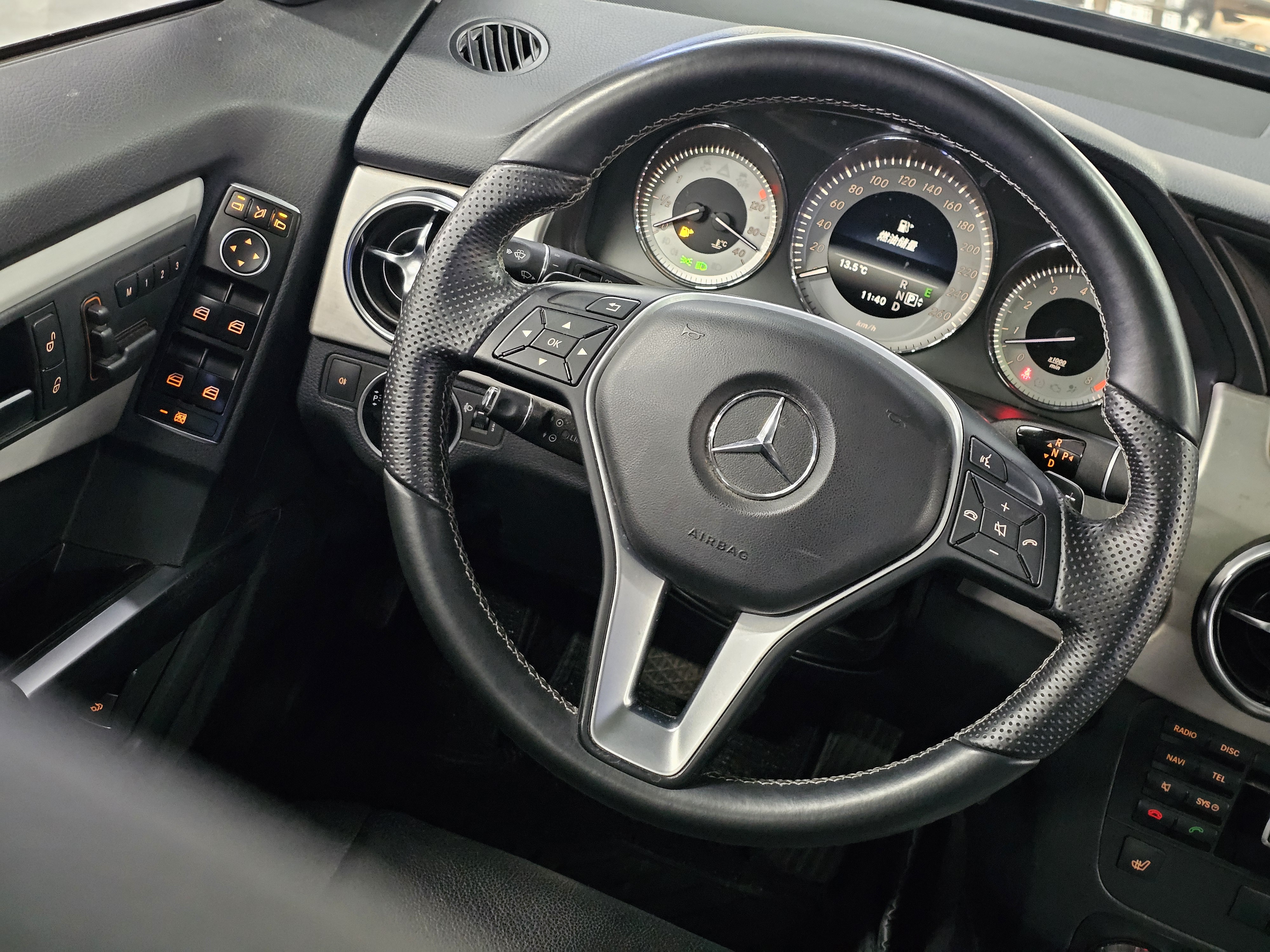 Mercedes-Benz GLK Class 2014 car image #14