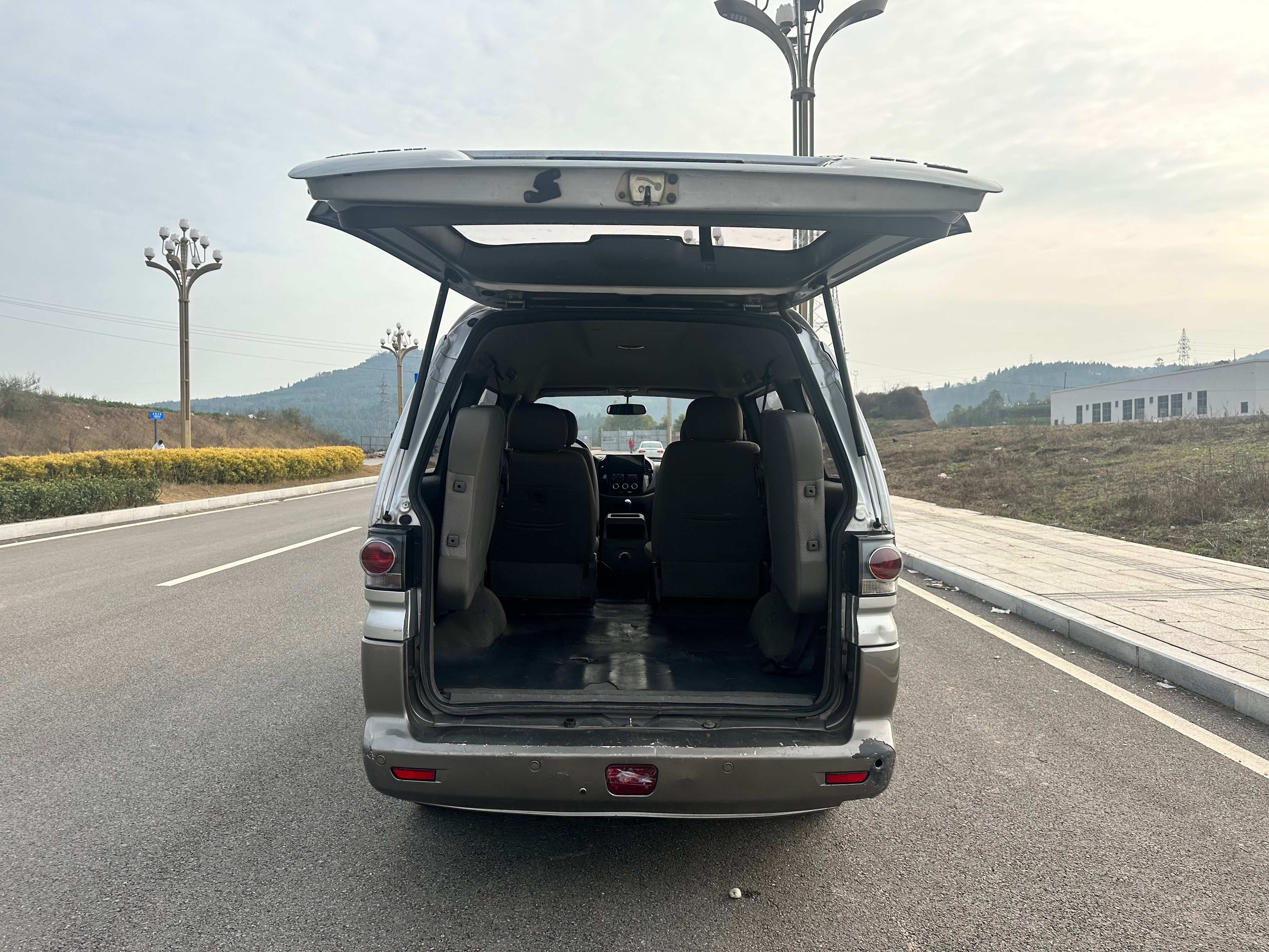 Forthing Lingzhi 2014 car image #14