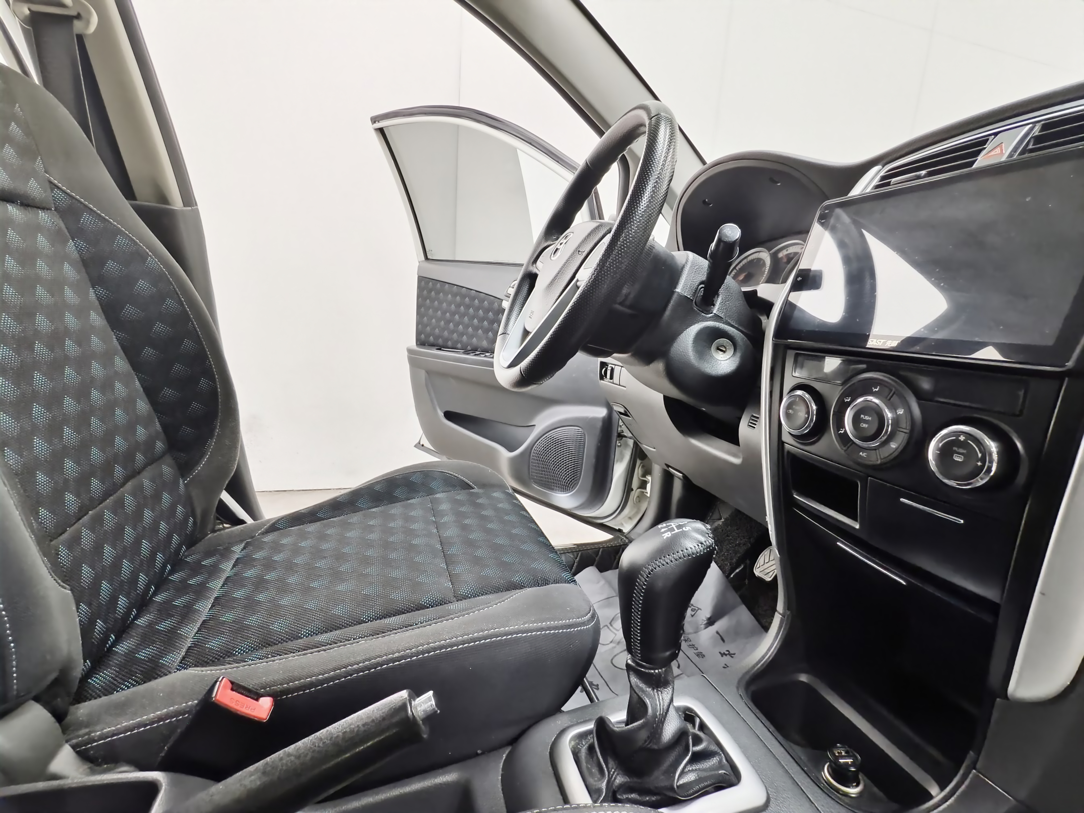 Suzuki Liana A6 2014 image de voiture #14