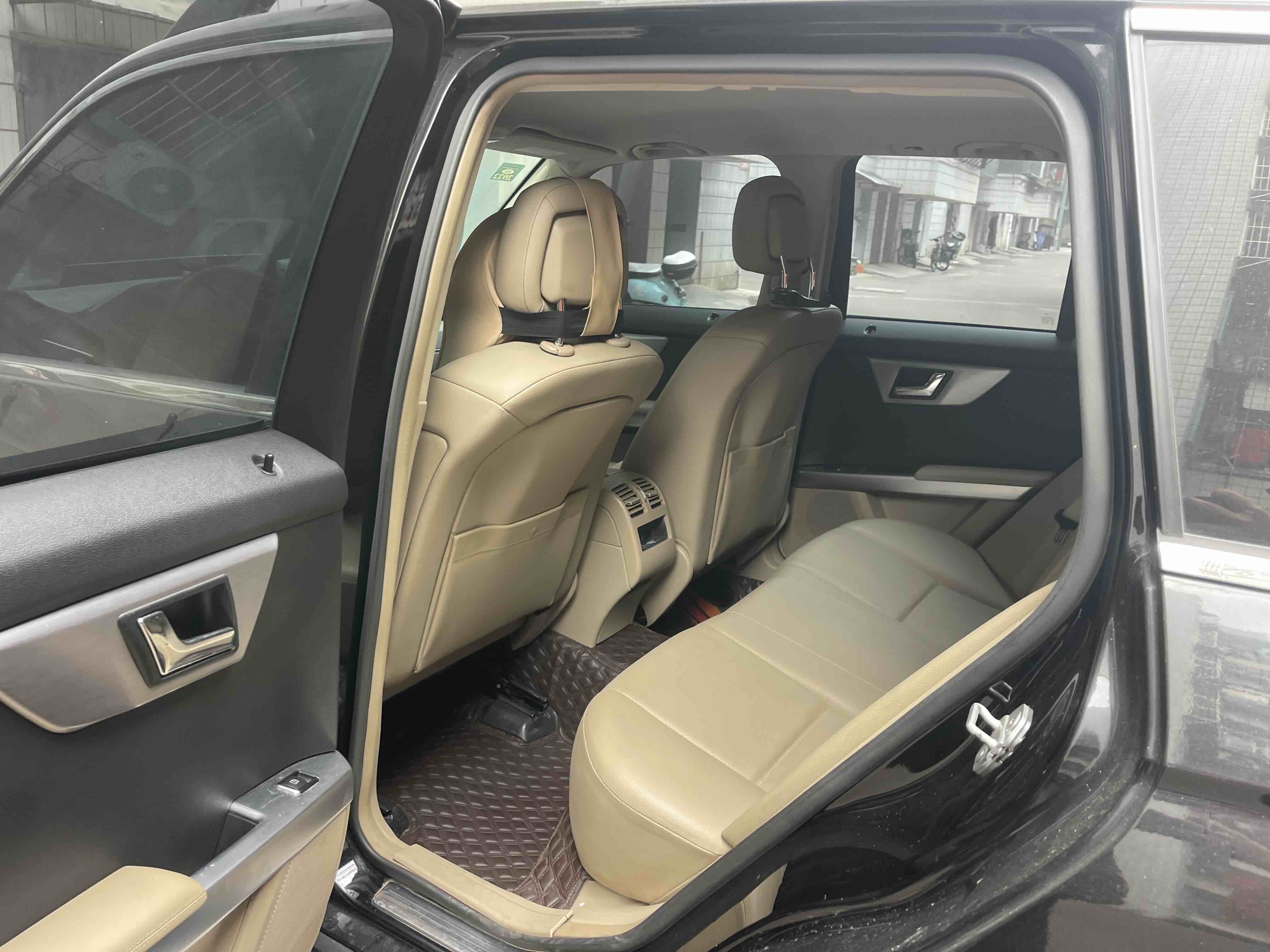 Mercedes-Benz GLK Class (Imported) 2011 immagine di auto #14