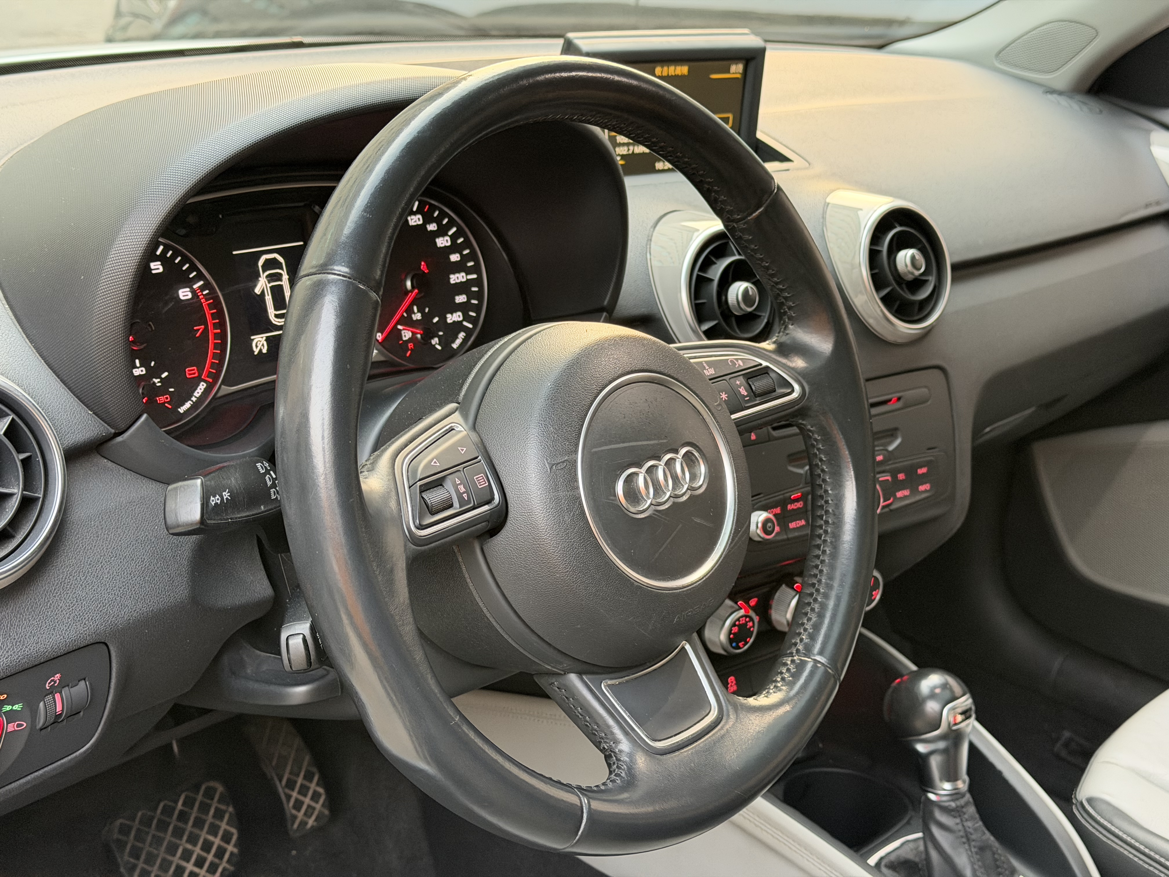 Audi A1 2014 car image #14