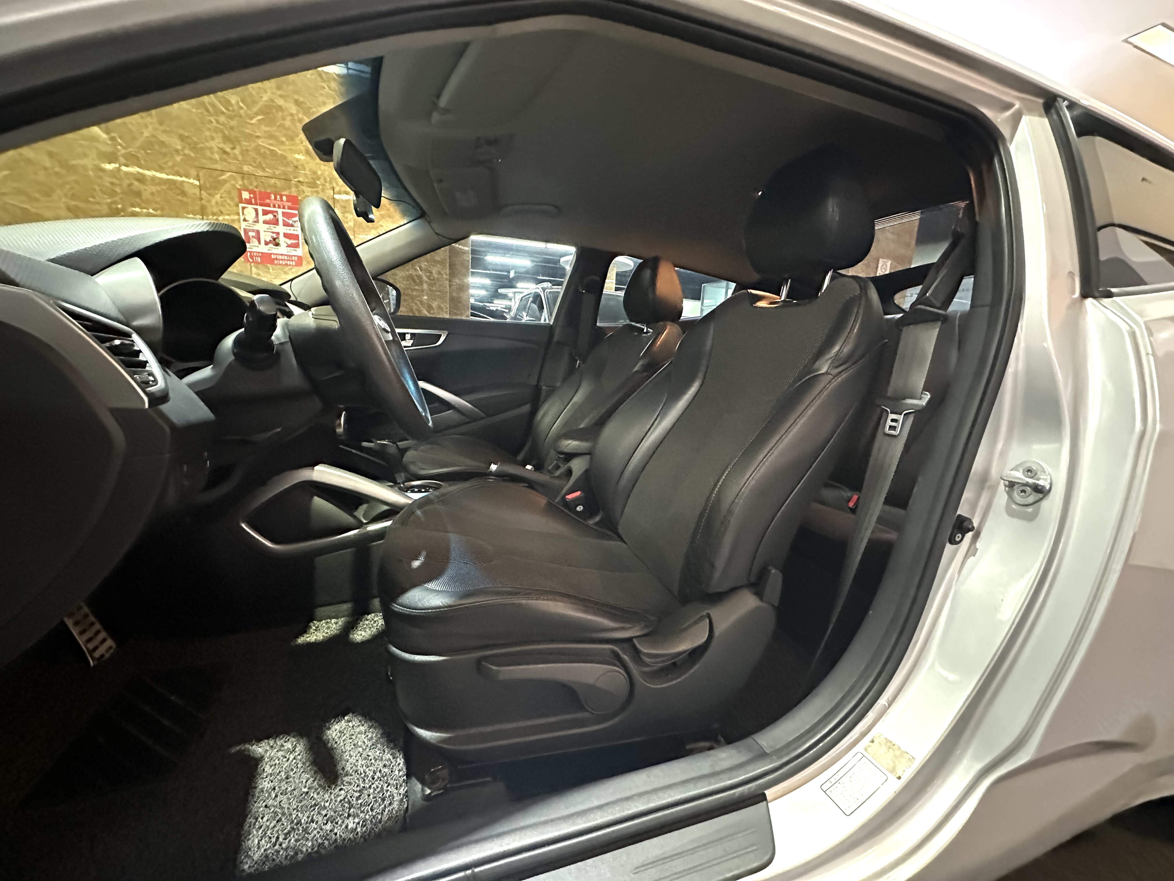 Hyundai Veloster 2012 car image #14