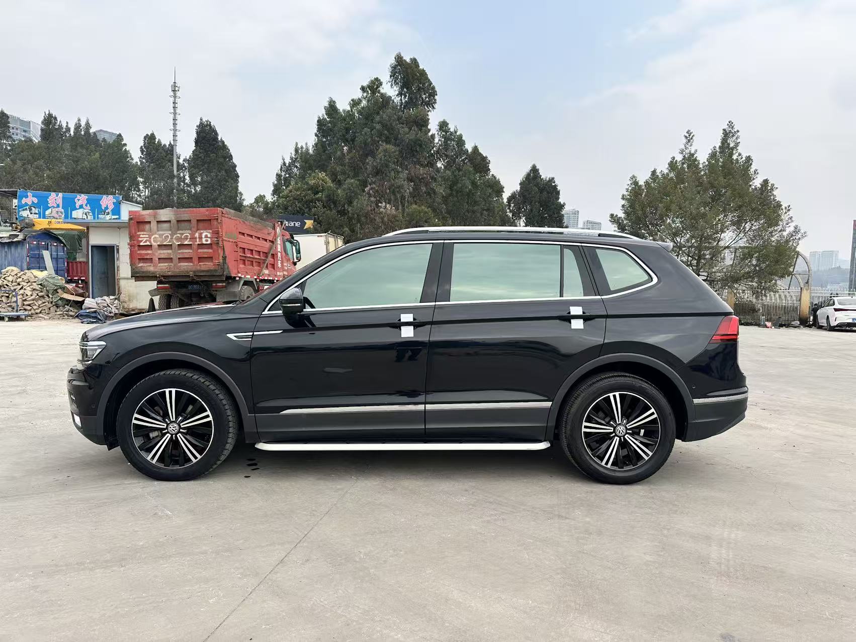 Volkswagen Tiguan L 2017 #14 Volkswagen Tiguan L 2017 car image #14