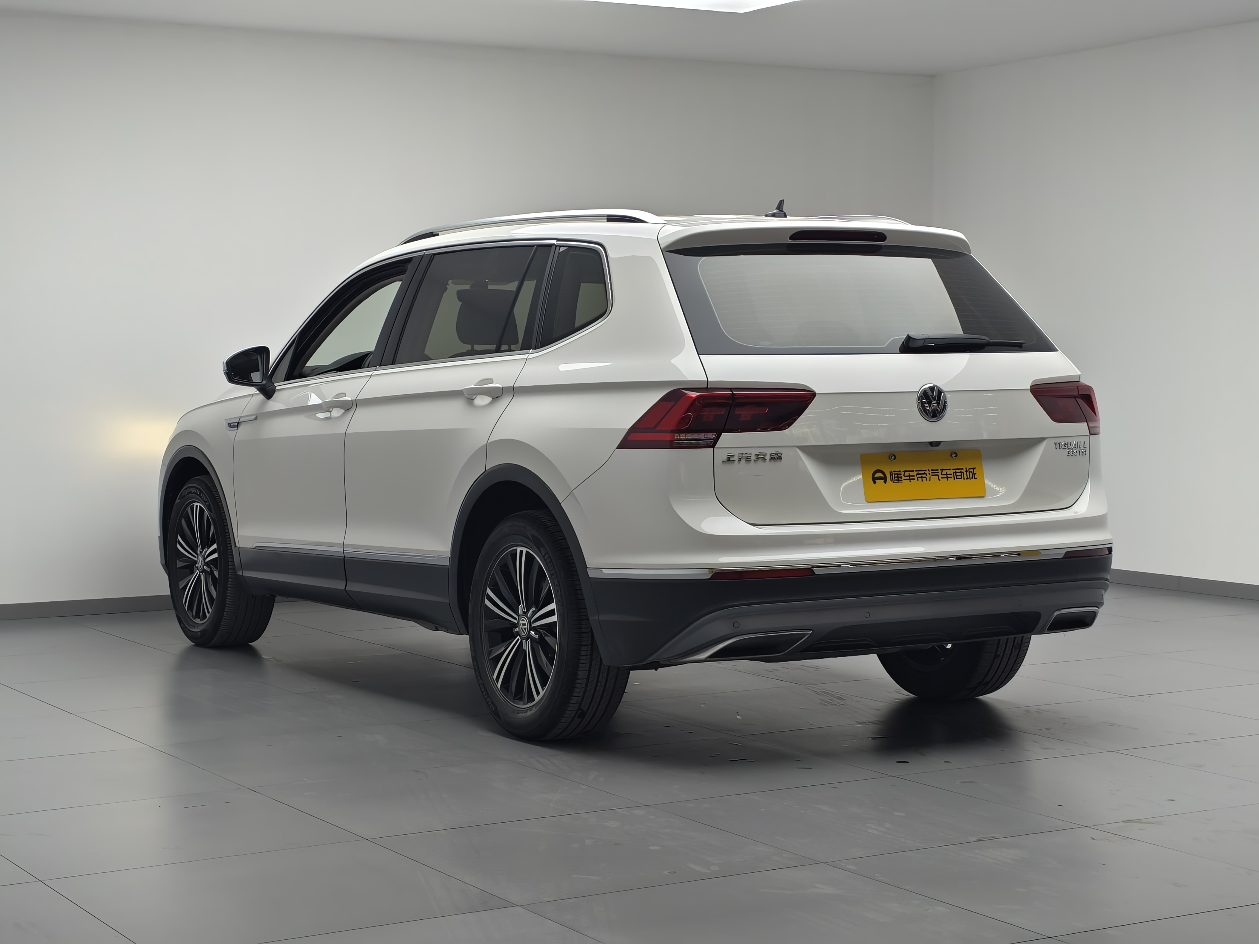 Volkswagen Tiguan L 2018 car image #14