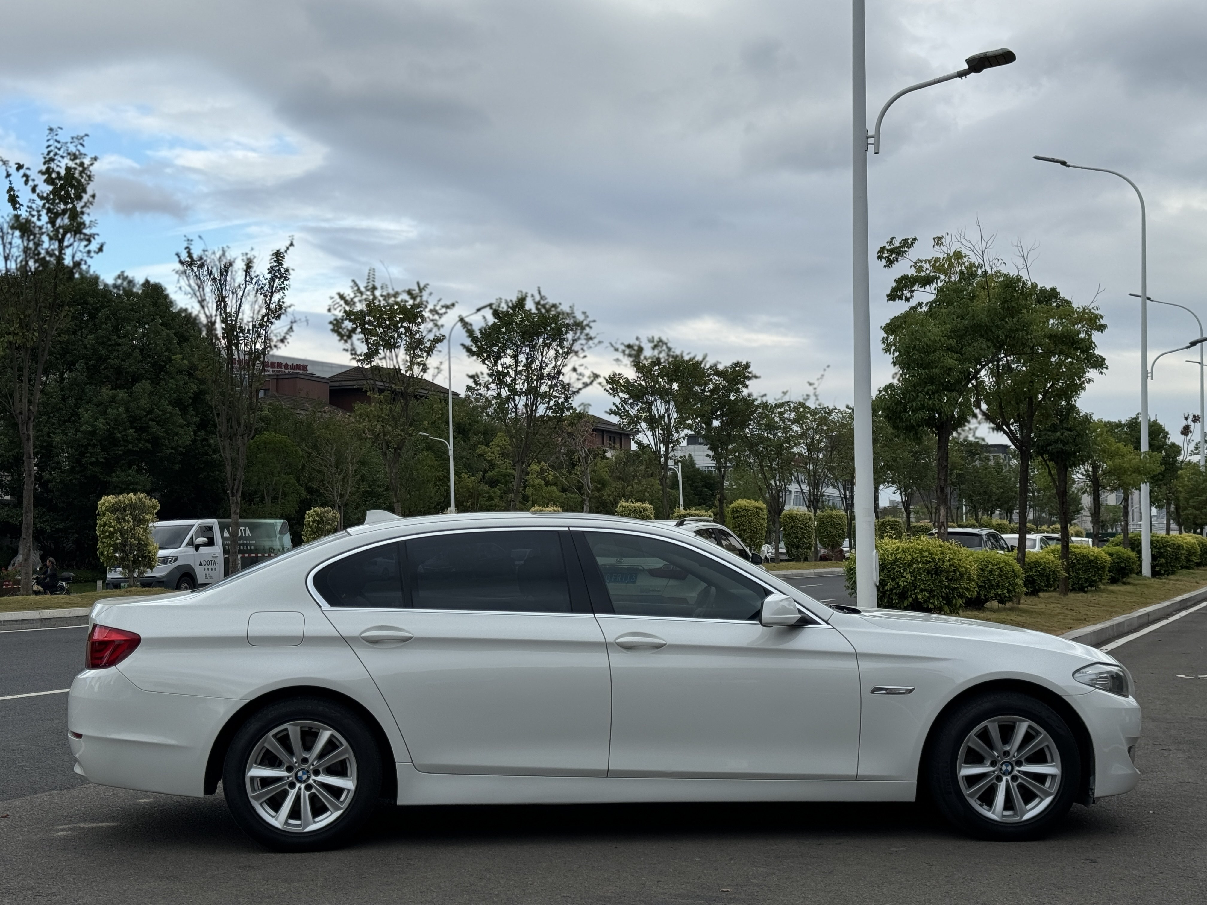 BMW 5 Series 2013 car image #14