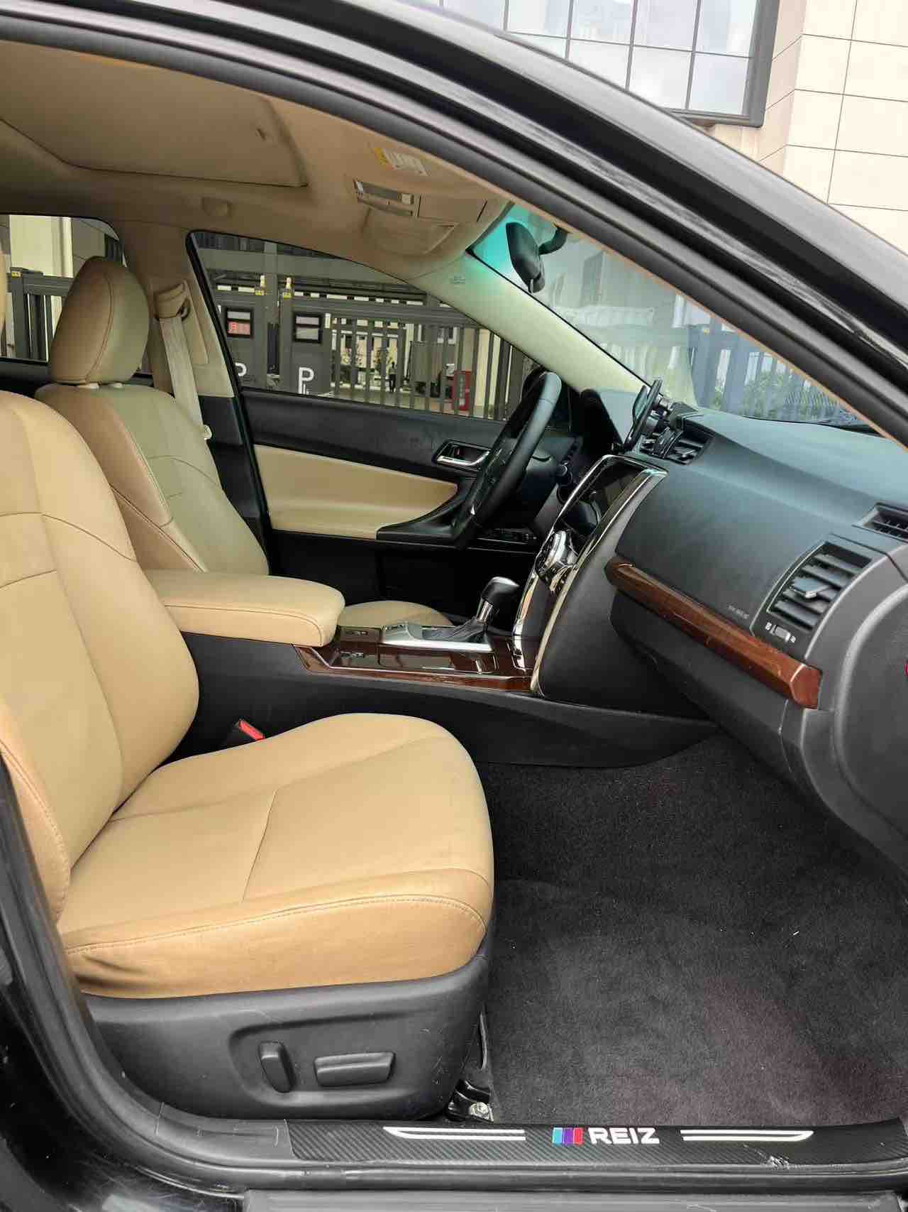 Toyota Reiz 2014 صورة سيارة #14