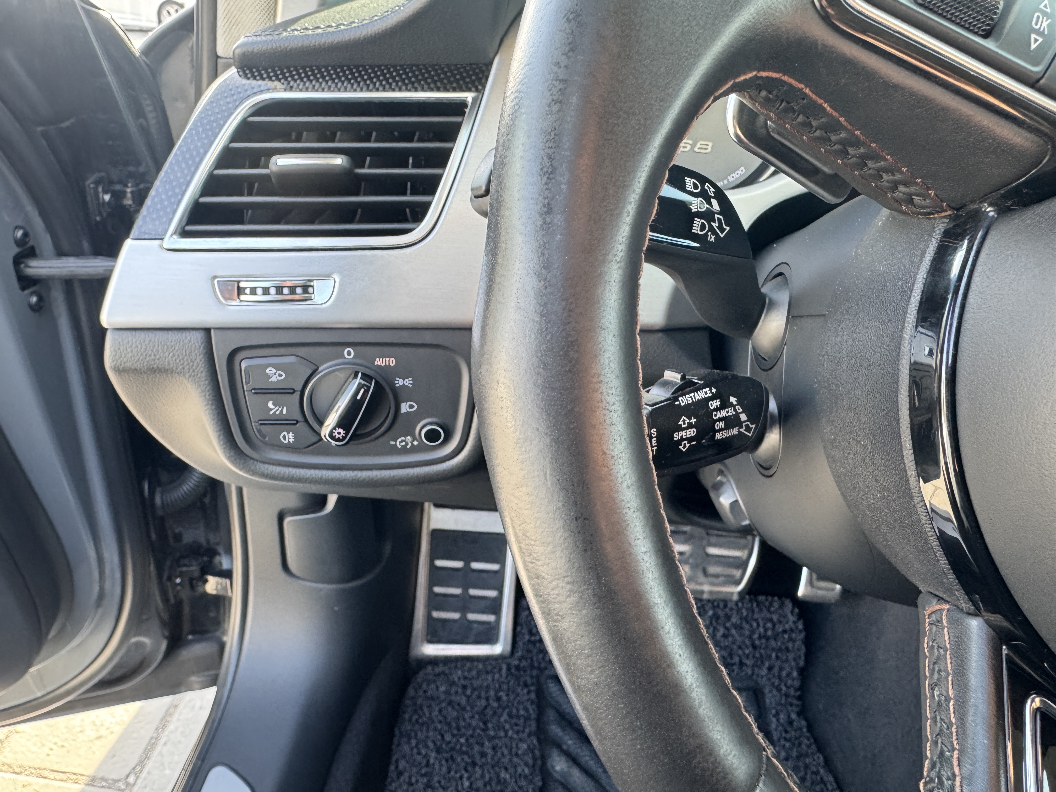 Audi S8 2012 صورة سيارة #14