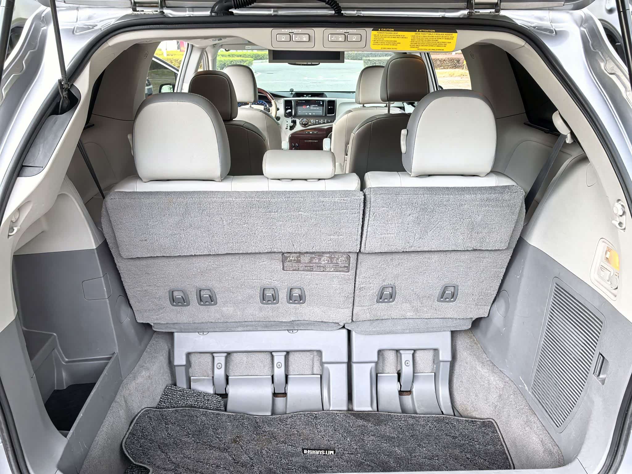 Toyota SIENNA 2011 car image #14