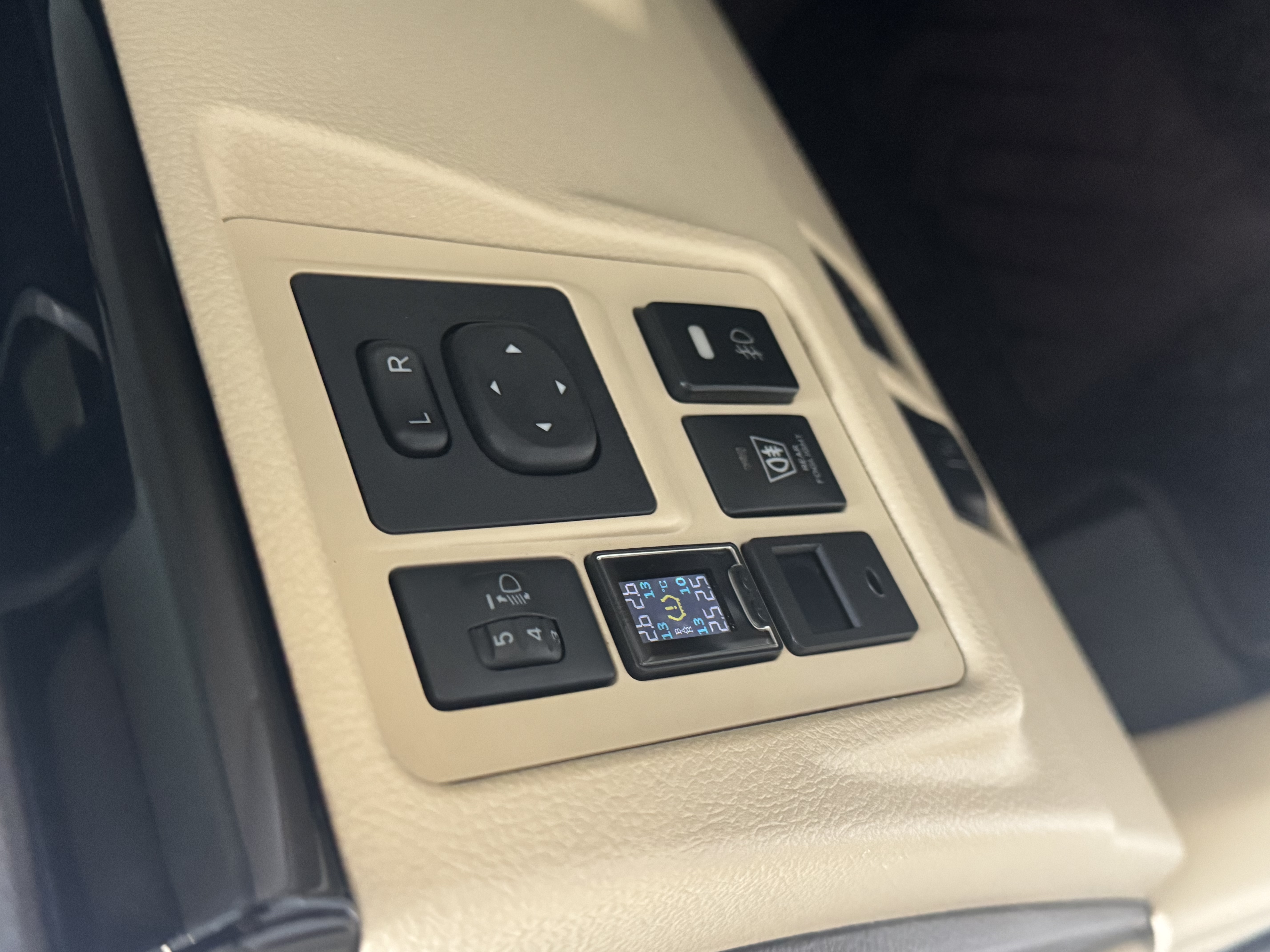 Toyota Land Cruiser Prado 2017 car image #14