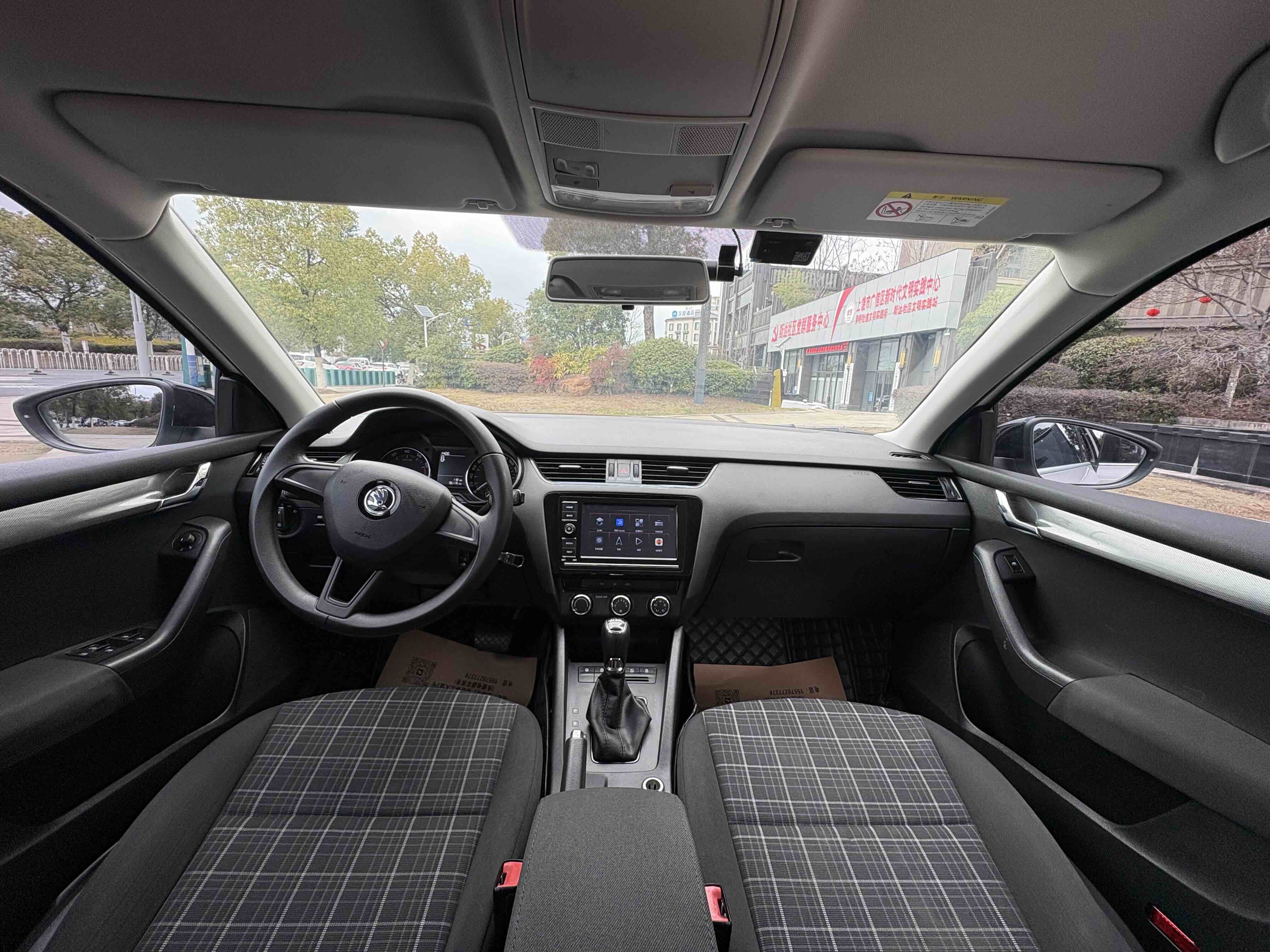 Skoda Octavia 2017 car image #14