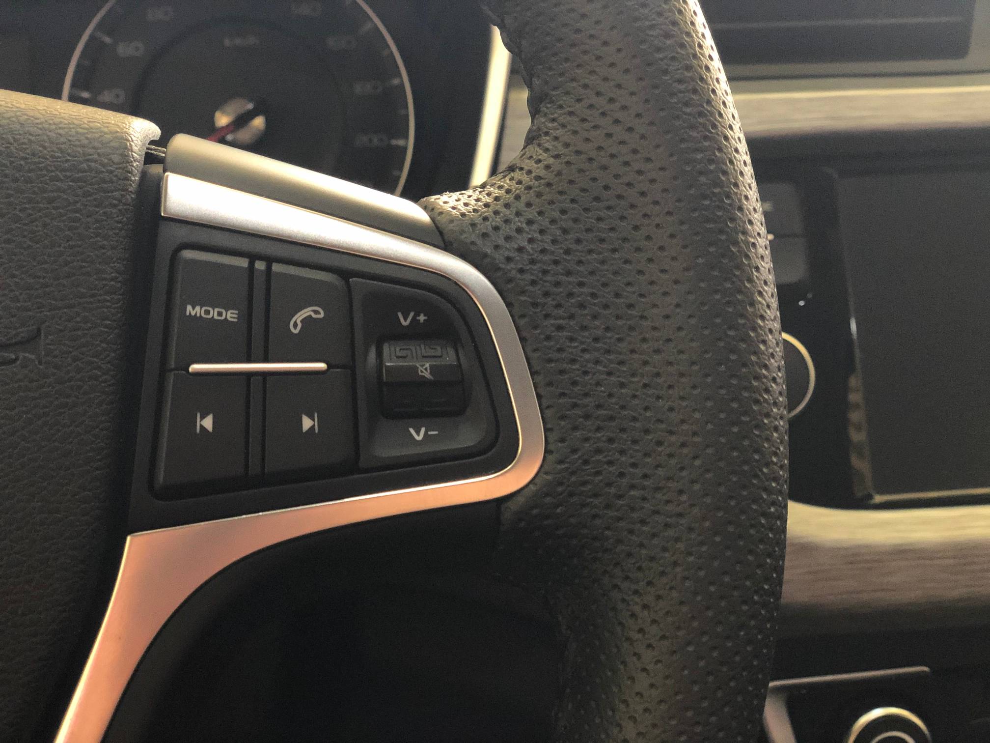 Vision X3 2019 car image #14