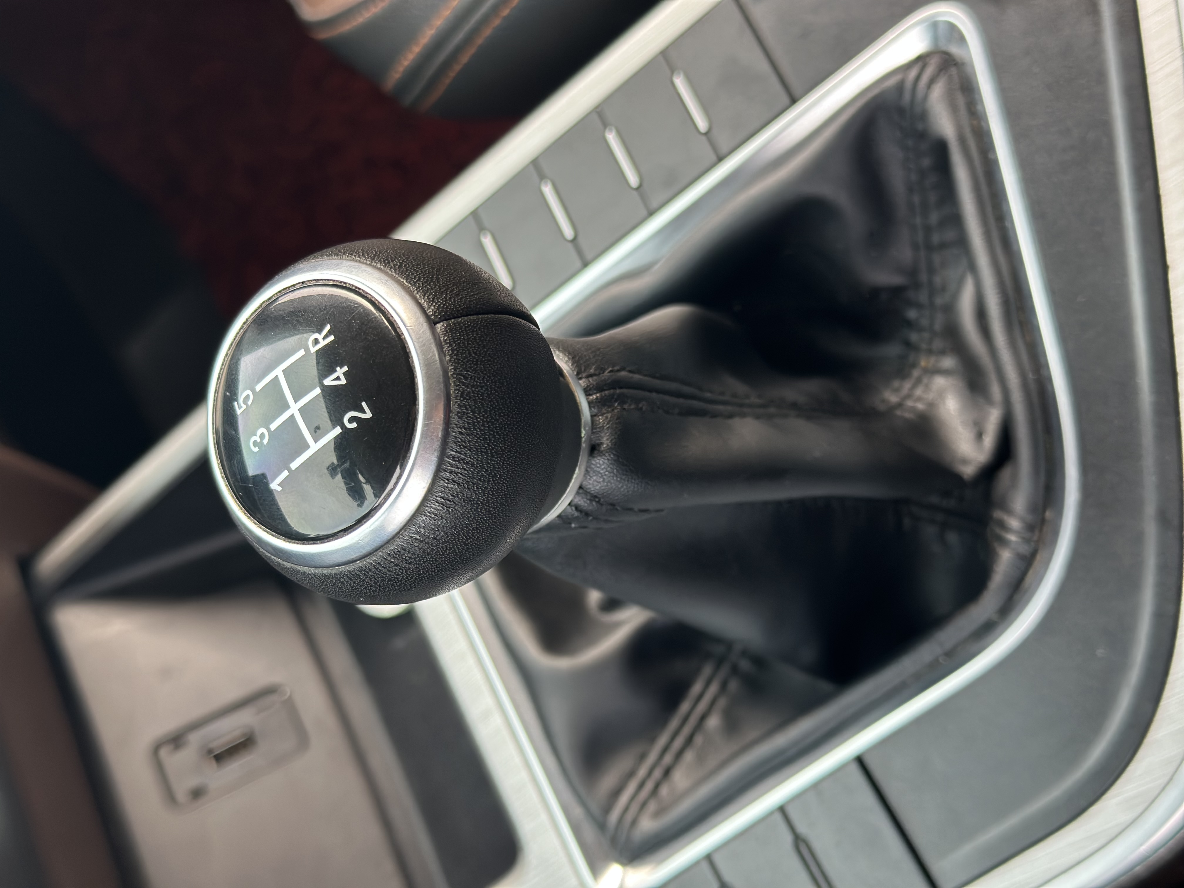 Forthing SX6 2019 car image #14