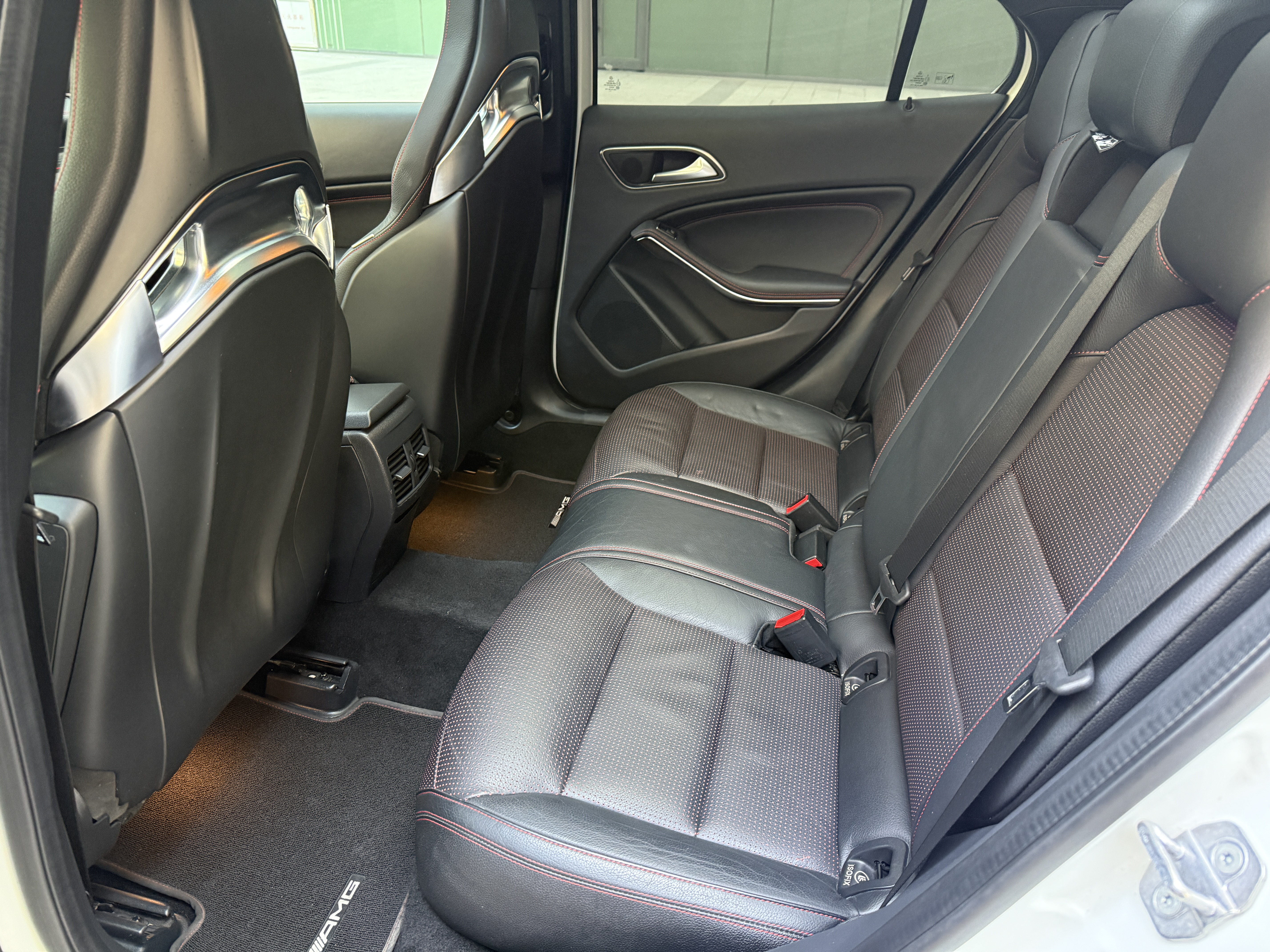 Mercedes-Benz GLA AMG 2019 immagine di auto #14