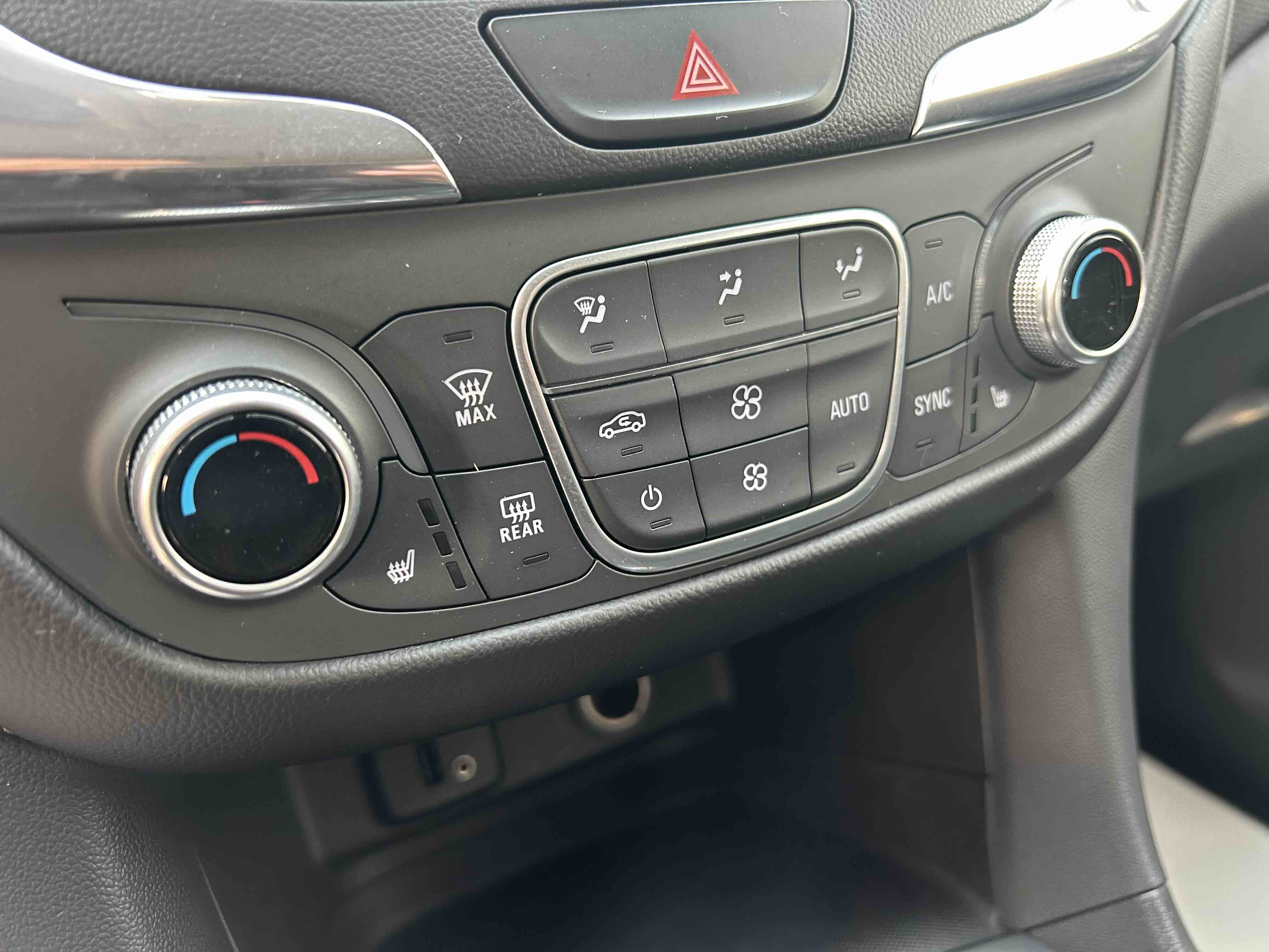 Chevrolet Equinox 2018 car image #14