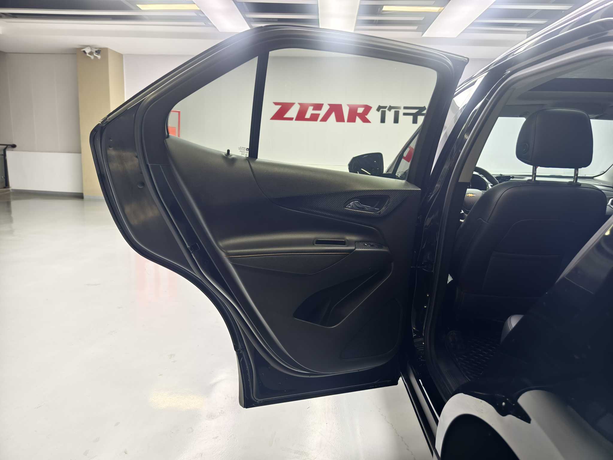 Chevrolet Equinox 2018 immagine di auto #14