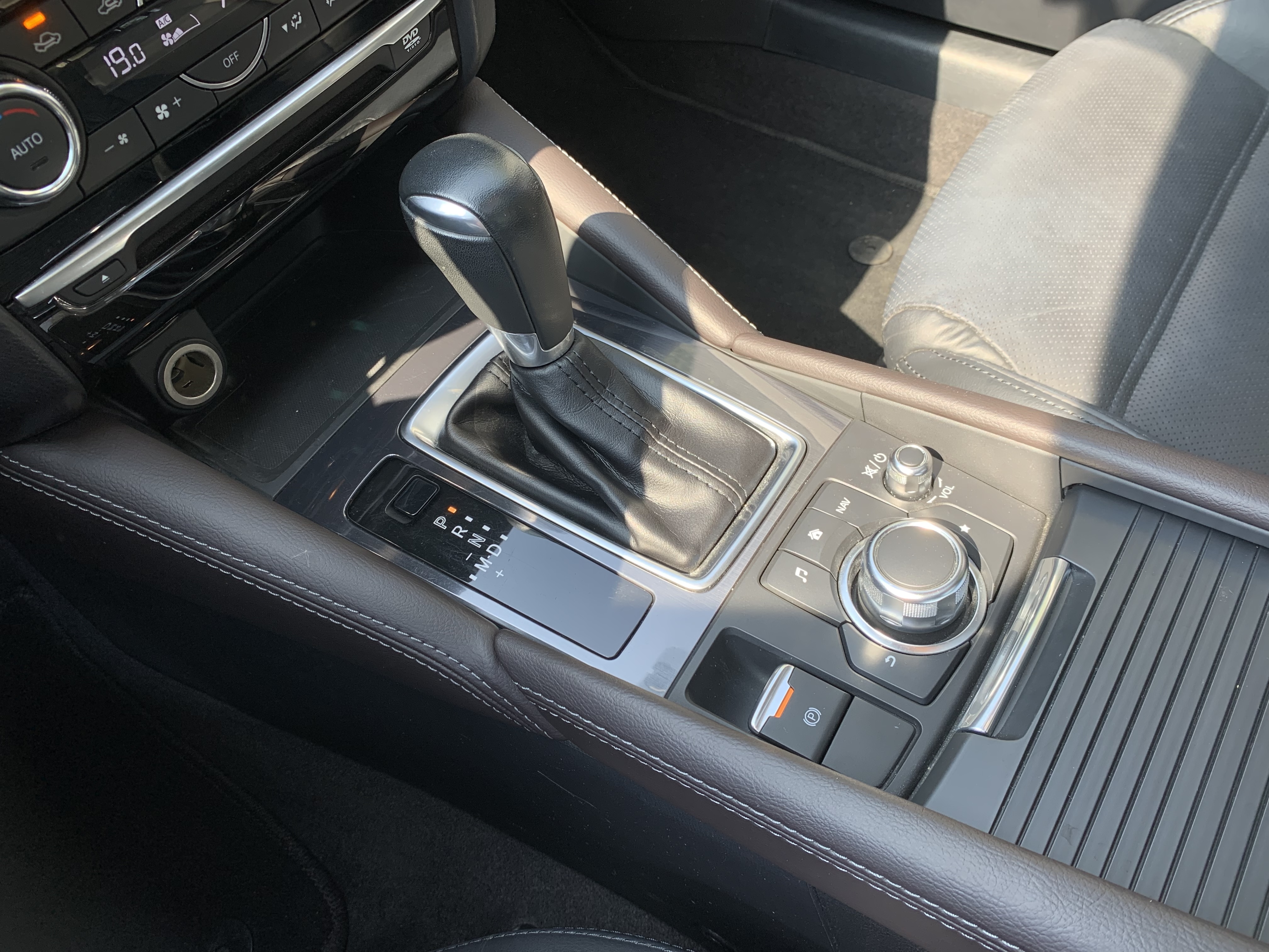 Mazda Atenza 2018 image de voiture #14