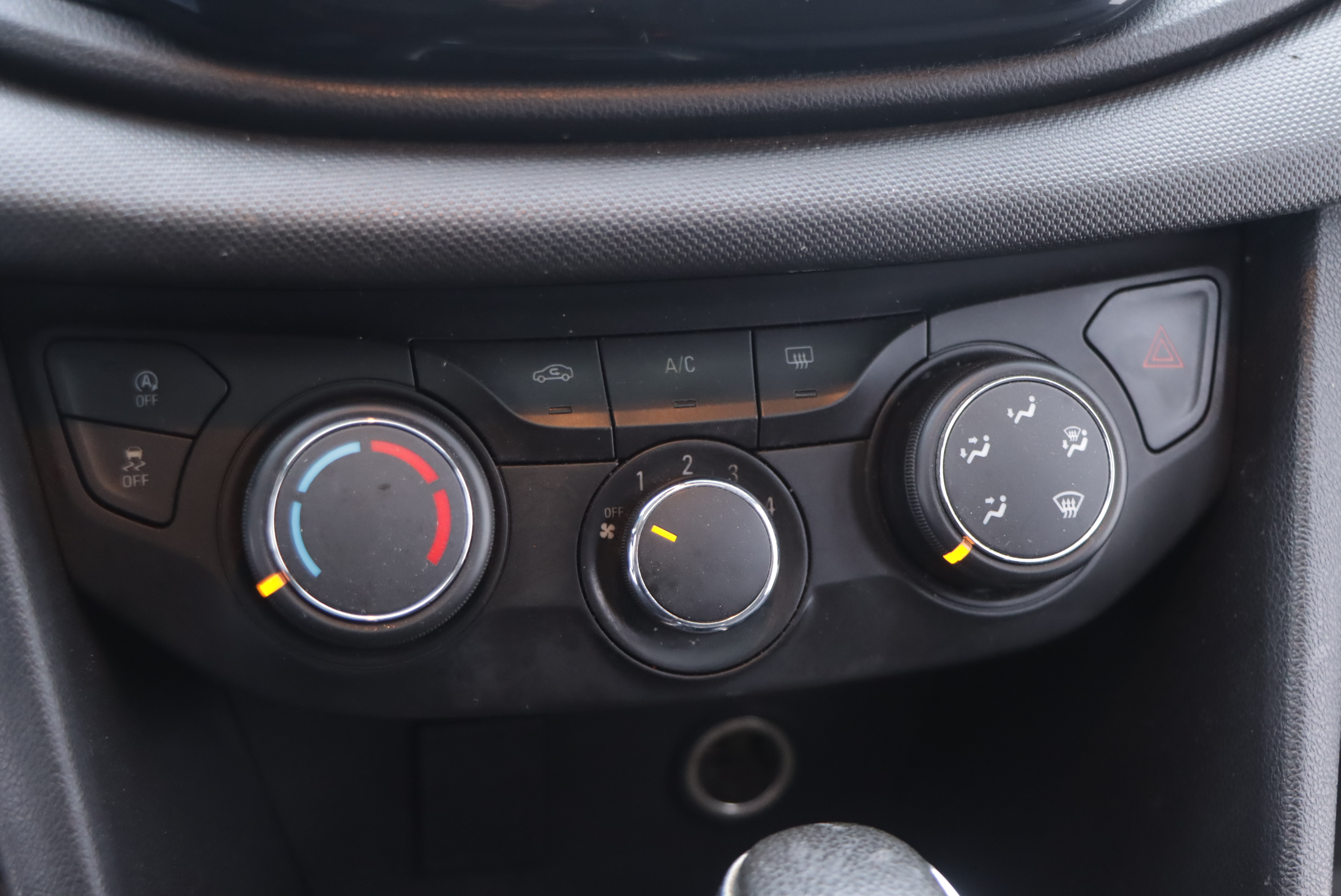 Chevrolet Cavalier 2018 car image #14