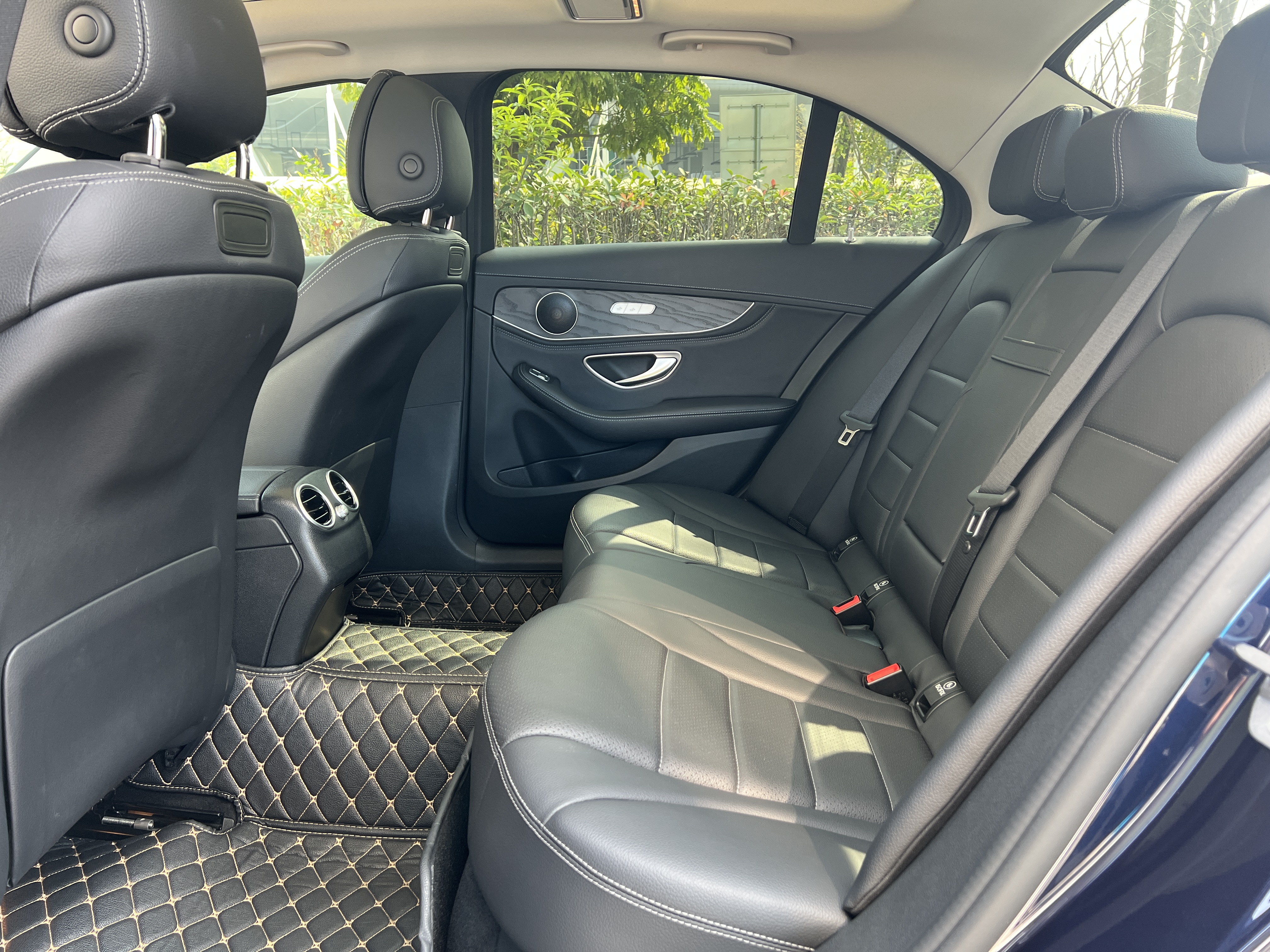 Mercedes-Benz C Class 2018 car image #14