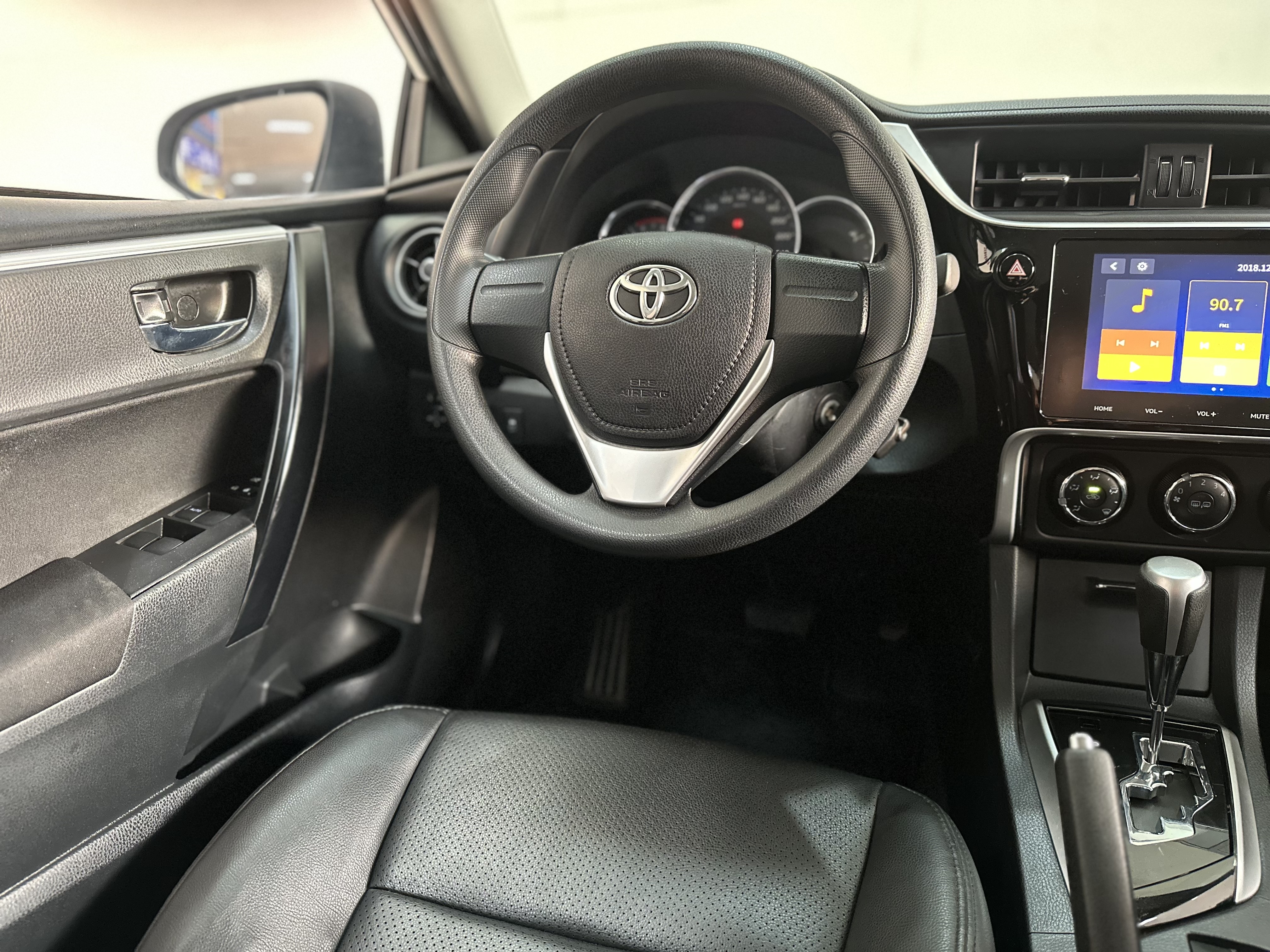 Toyota Corolla 2018 car image #14
